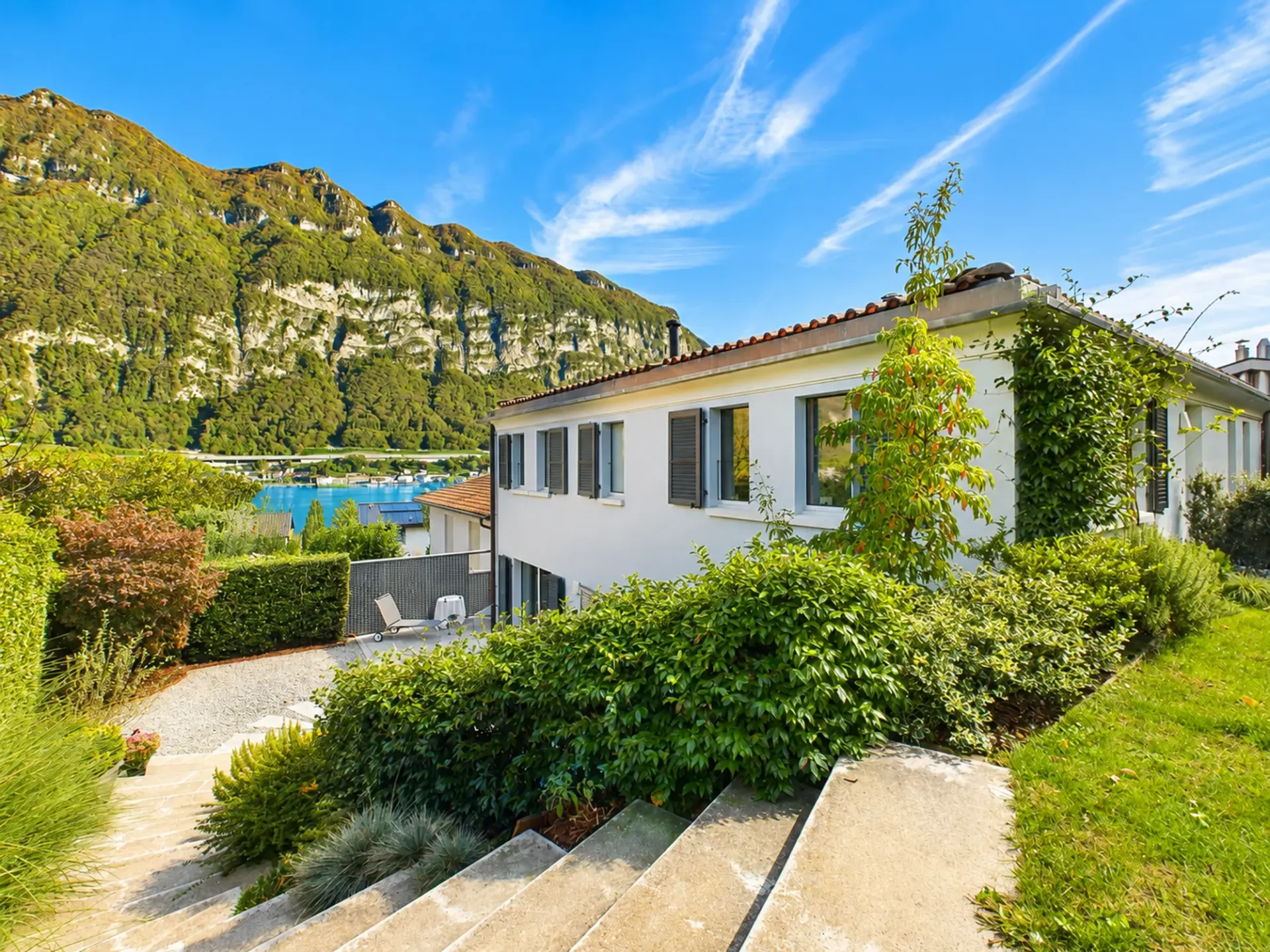 Luminöse Einfamilien-Villa mit 5,5 Zimmern in Riva San Vitale, TI