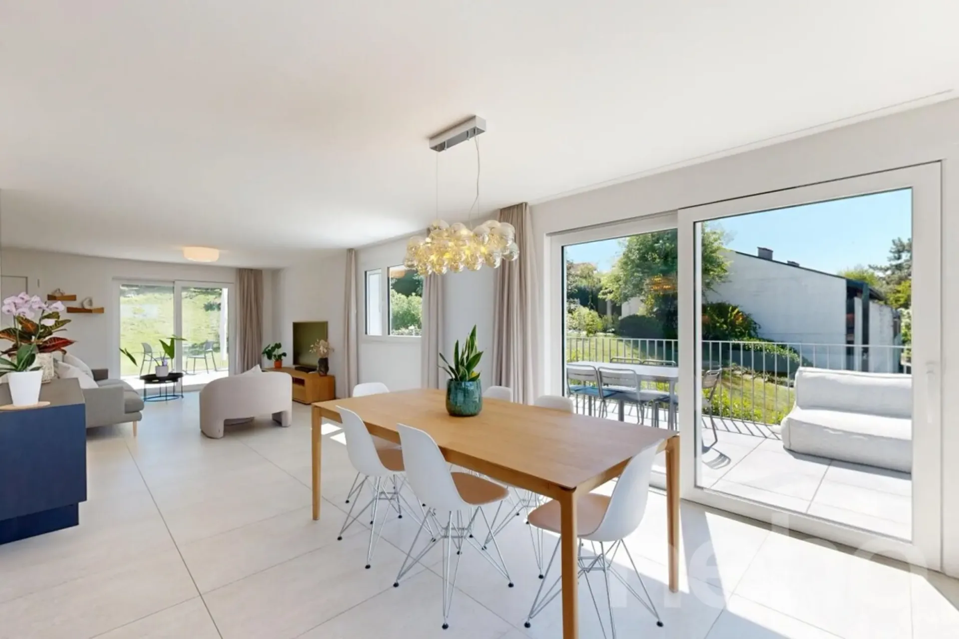 Duplex 4,5p avec jardin privatif, terrasses et vue lac