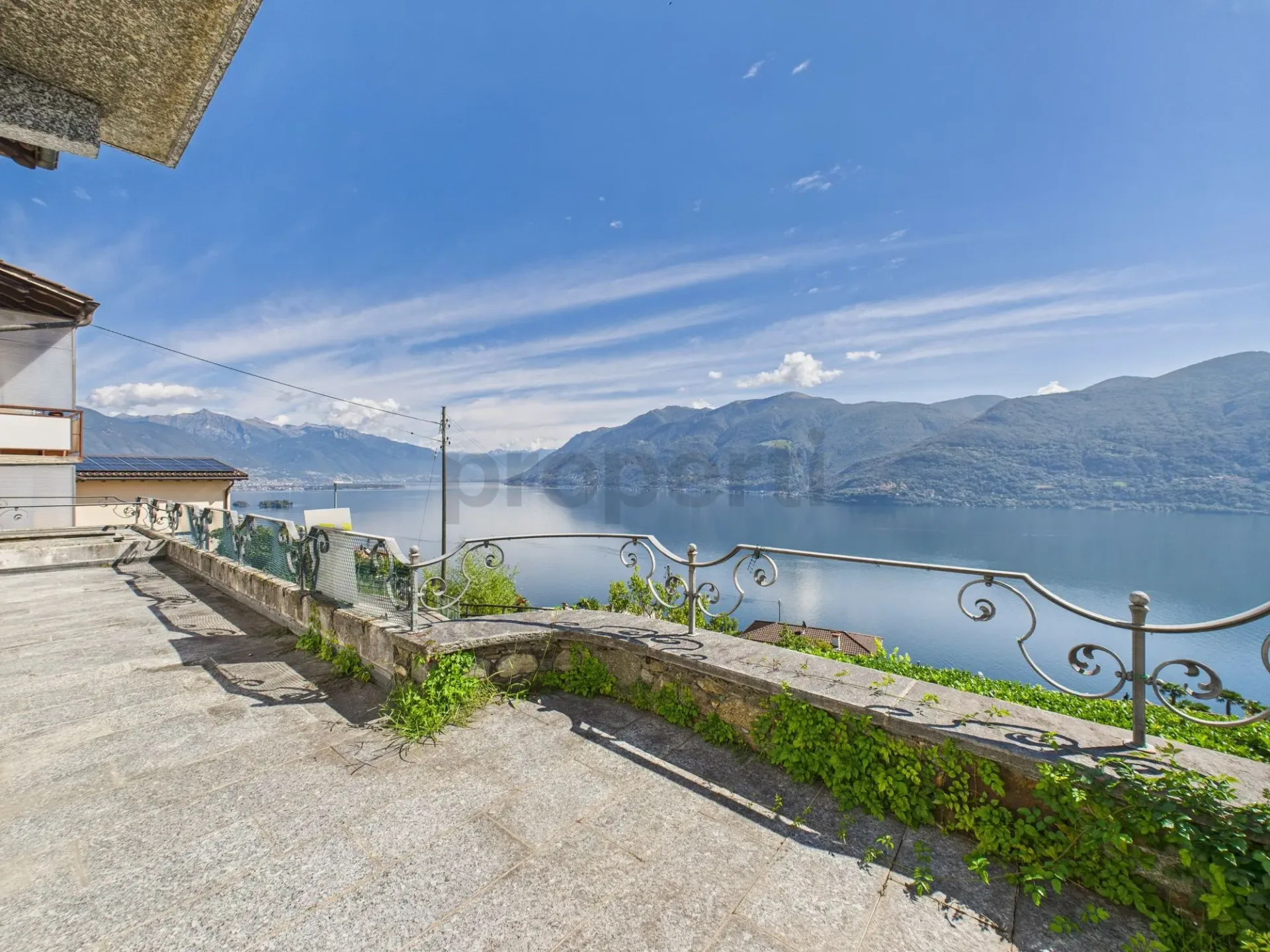 Cozy single-family house with breathtaking views of Lake Maggiore in Brissago