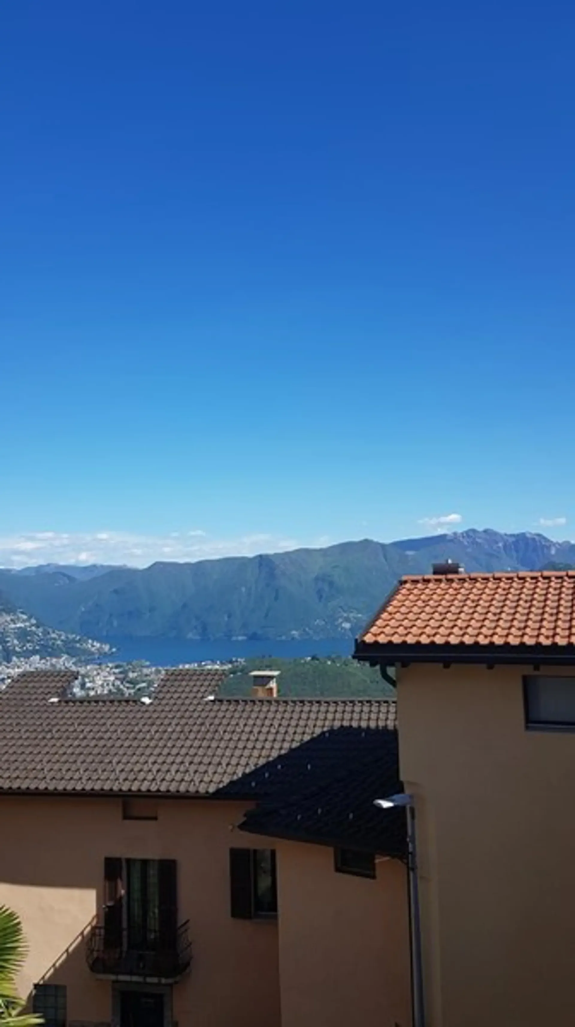Affittiamo oggetto all'interno di una casa signorile a Cademario, con parziale vista lago e camino