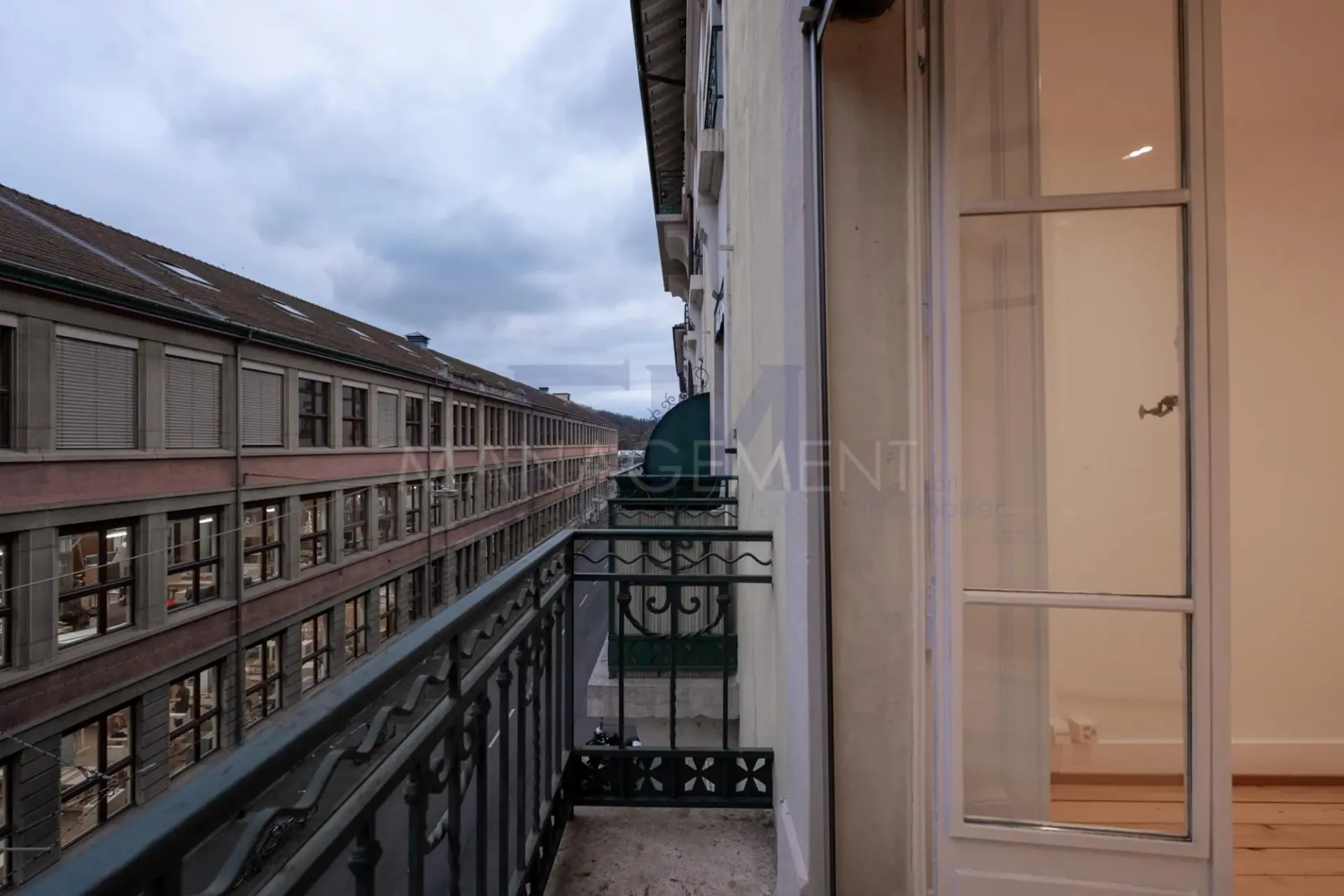 Avenue de la Jonction ? 3 rooms of approx. 54 m² on the 5th floor