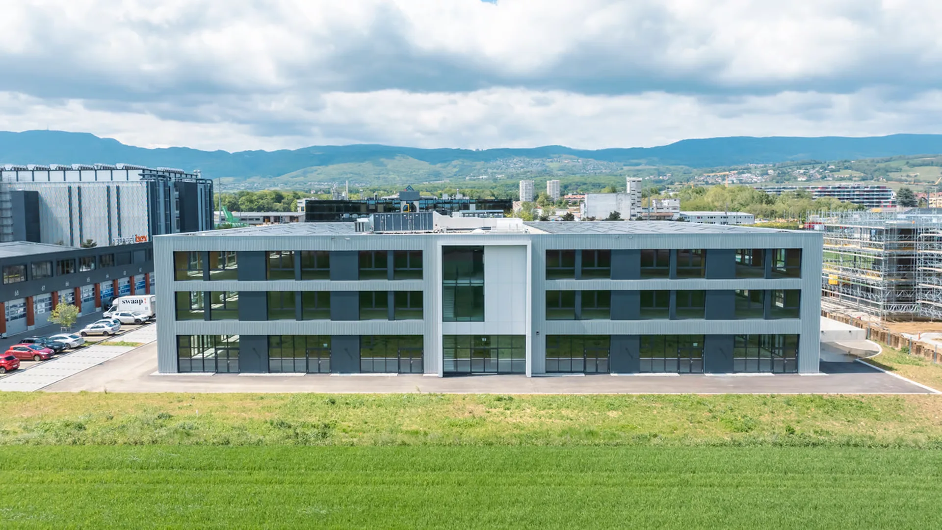 SPARK - 99,7 m2 - Atelier Plug & Play in Gland