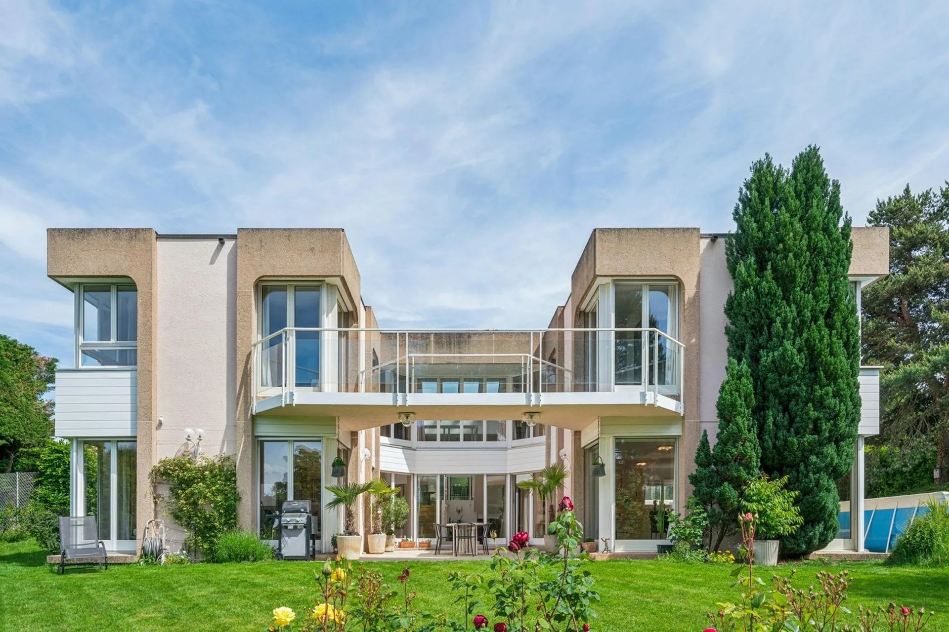 Prächtige Villa im Herzen eines 1500m2 großen Gartens🌿