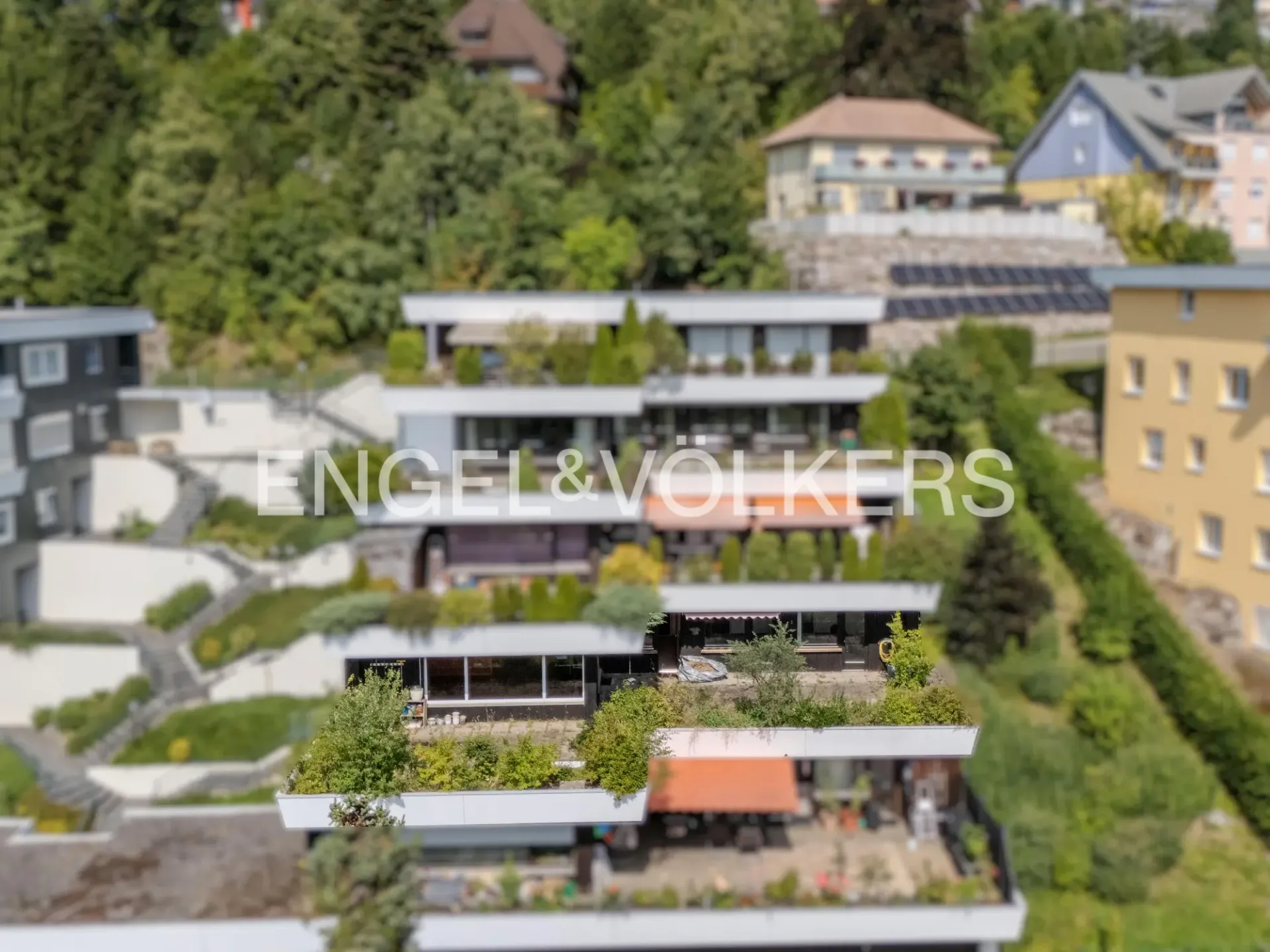 RESERVIERT: Sanierungsbedürftige 4,5-Zimmer-Terrassenwohnung mit Parkb