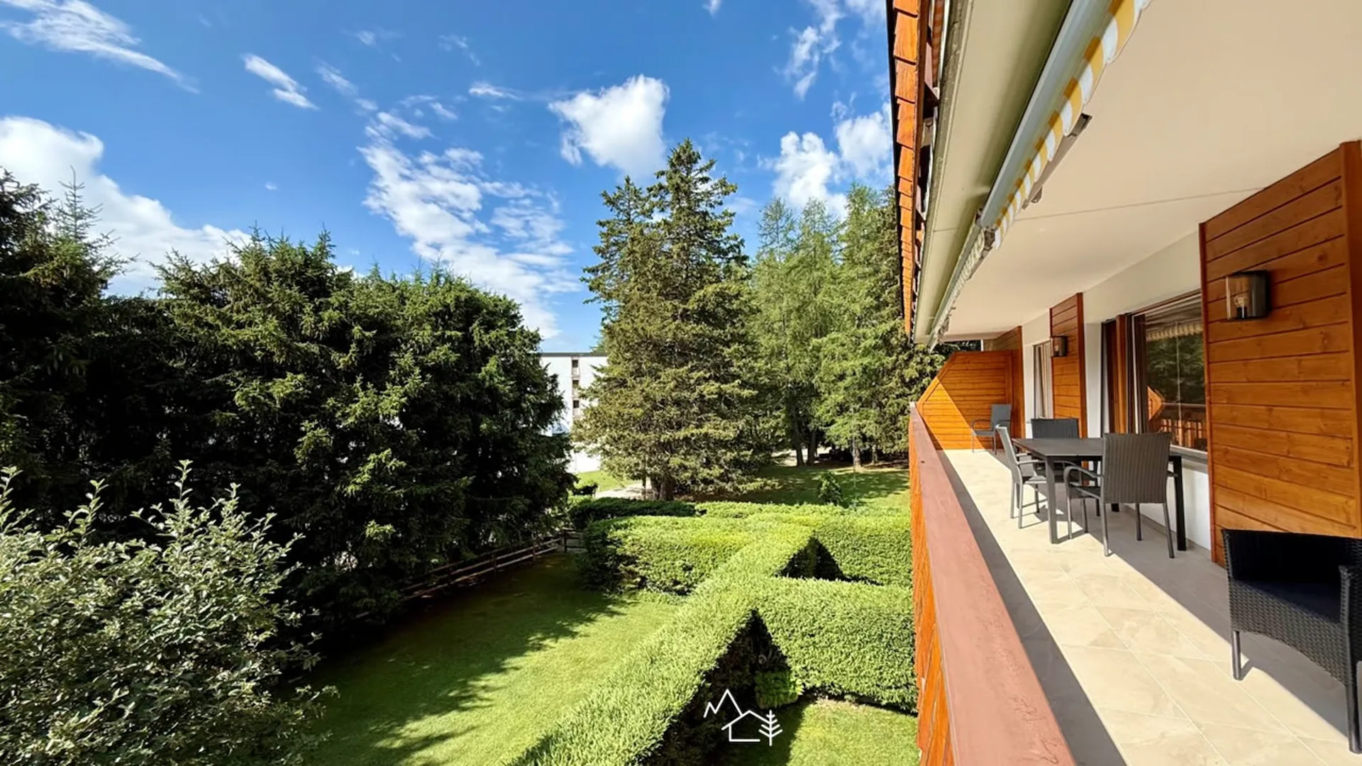 3,5 Zimmer auf 93 m² im Herzen einer außergewöhnlichen Umgebung: Sonne, Natur, Golf, Ski