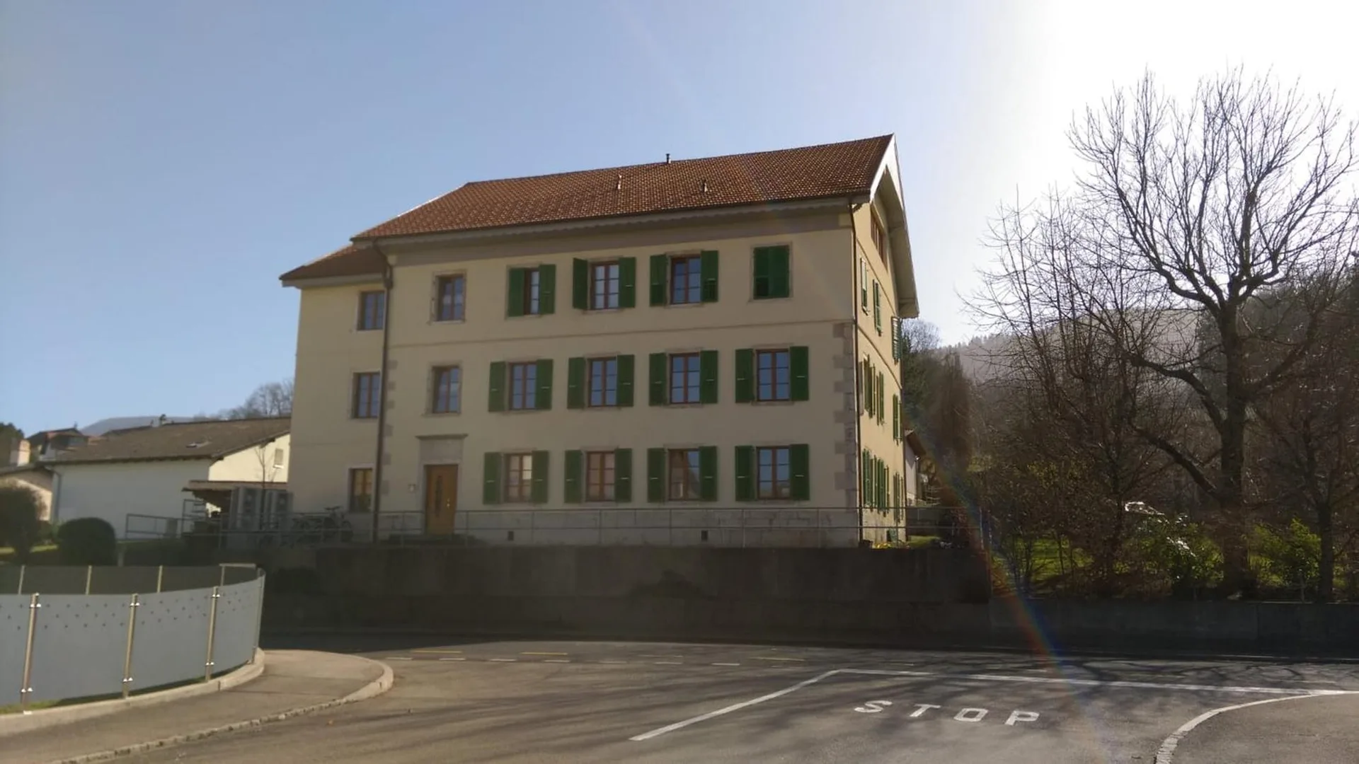 Charmantes 2,5 Zimmer Wohnung im erhöhten Erdgeschoss in Courfaivre