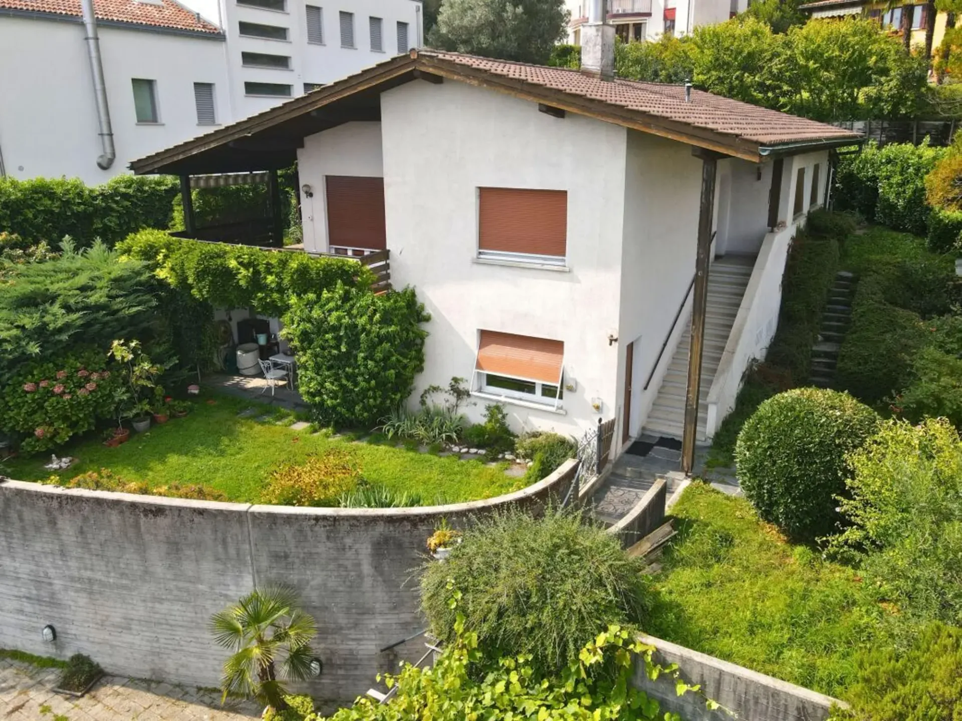 Schönes Haus mit Panoramablick und angebautem Einzimmerapartment