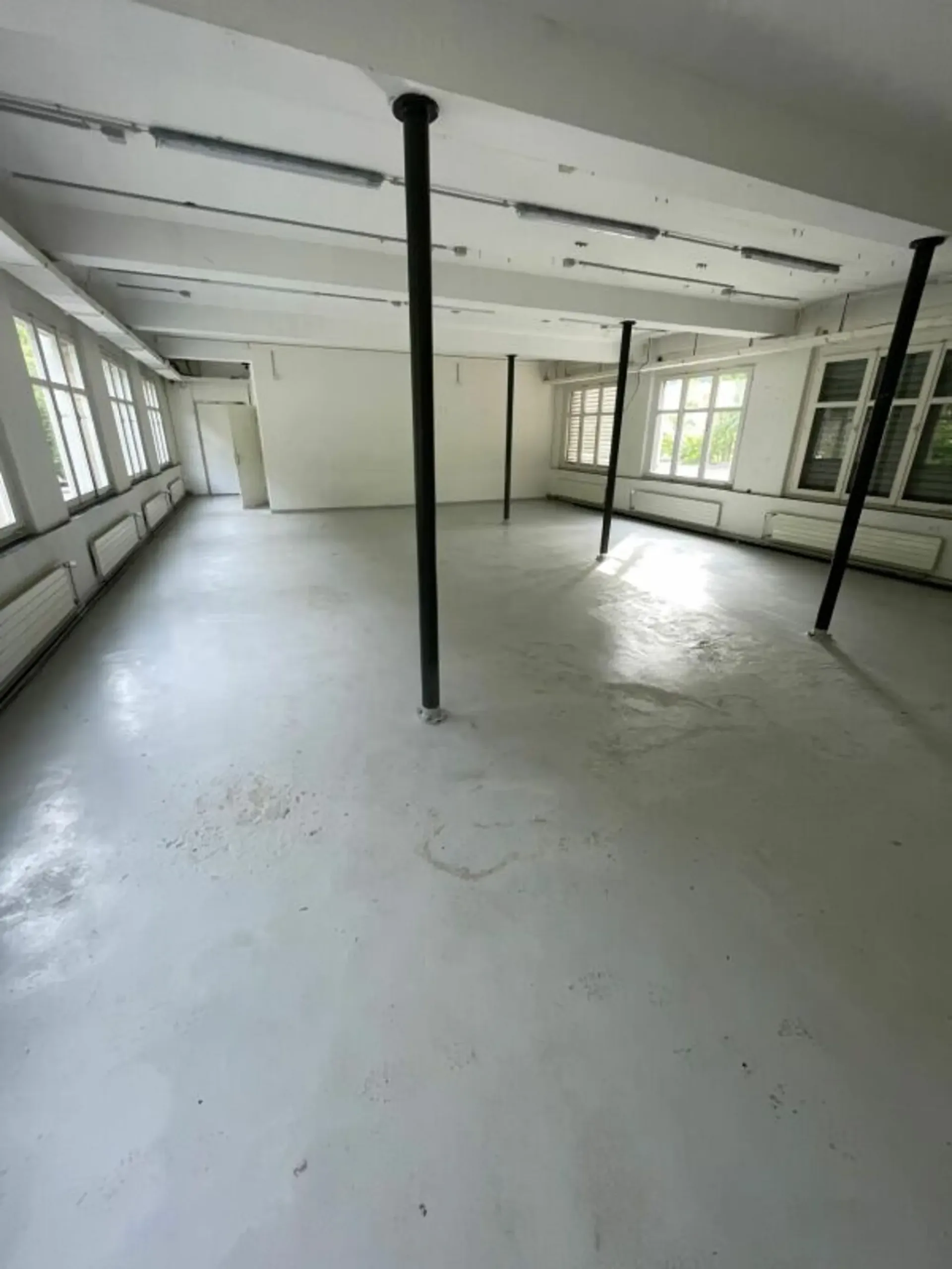 Büro, Hobbyraum. Lager mit WC