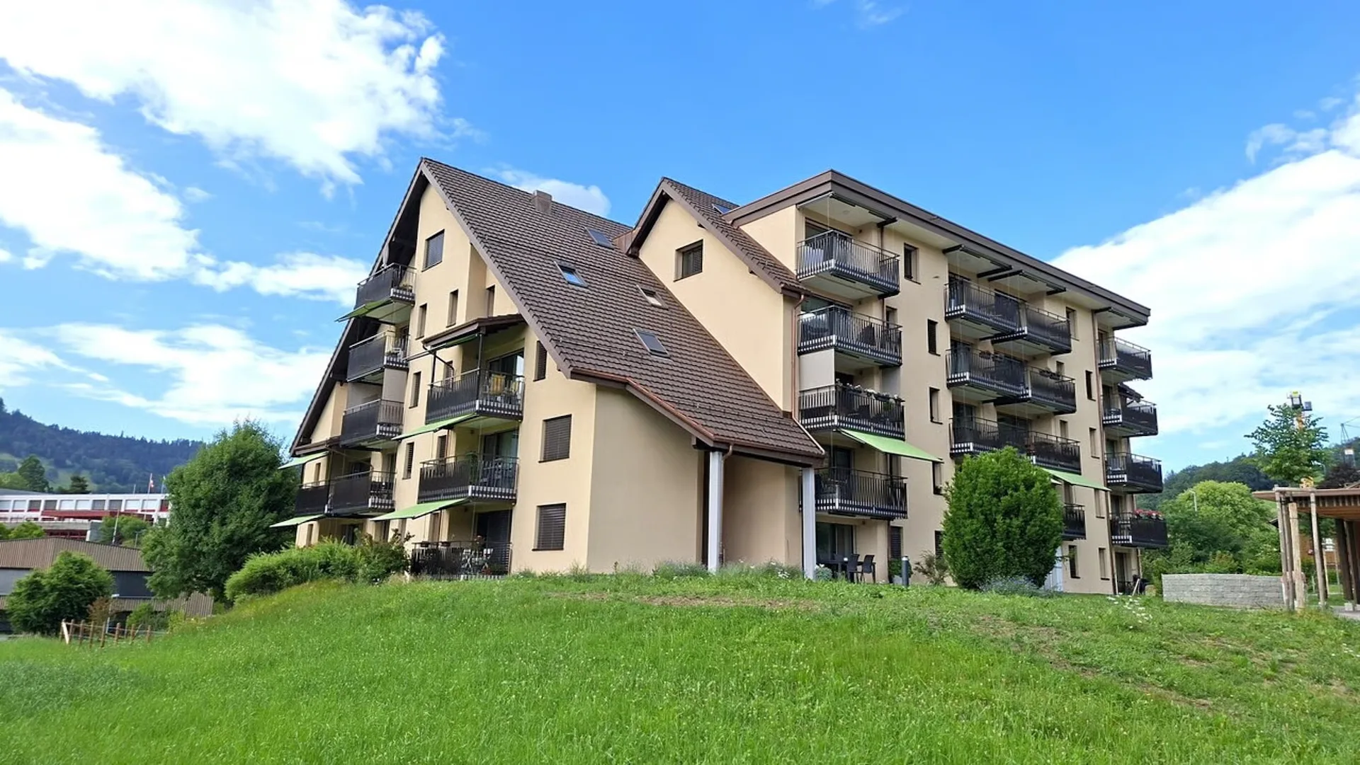 Charmante Dachwohnung im Lindehof Schüpfheim (Erstbezug)