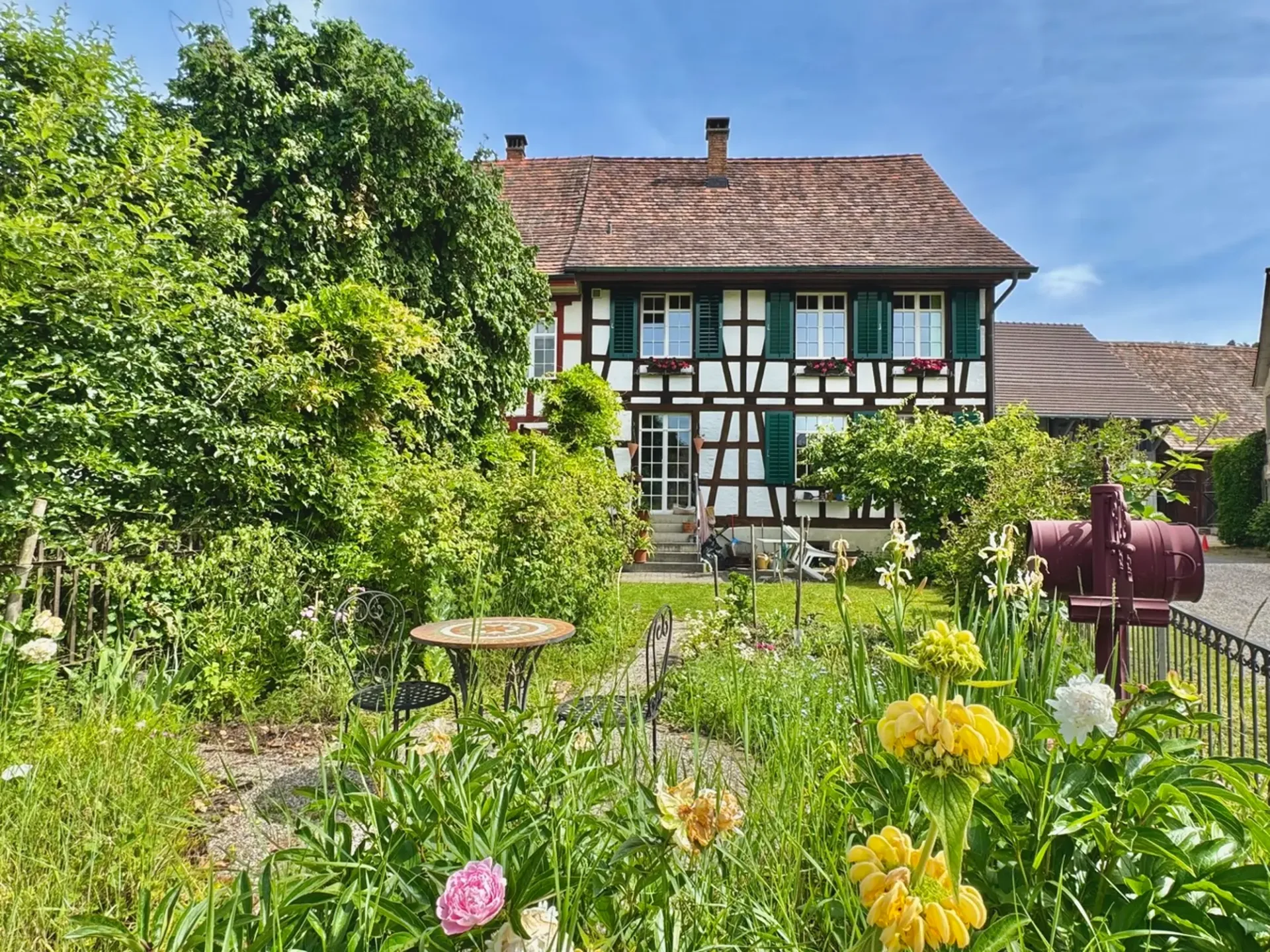 Gepflegtes Riegelhaus-Bijou mit Garten