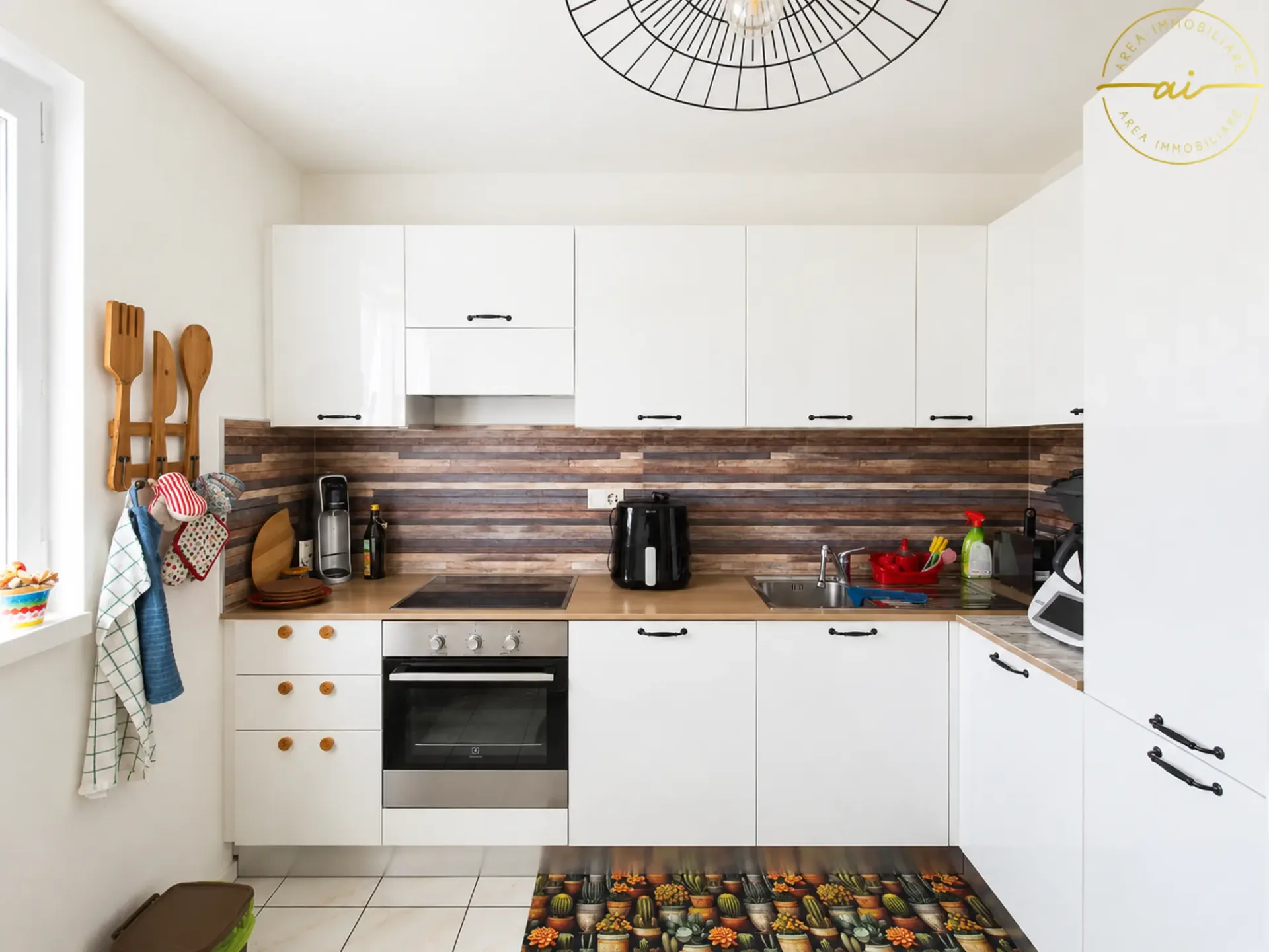 GERÄUMIGES 4.5-ZIMMER-WOHNUNG MIT BALKON IN MORBIO INFERIORE