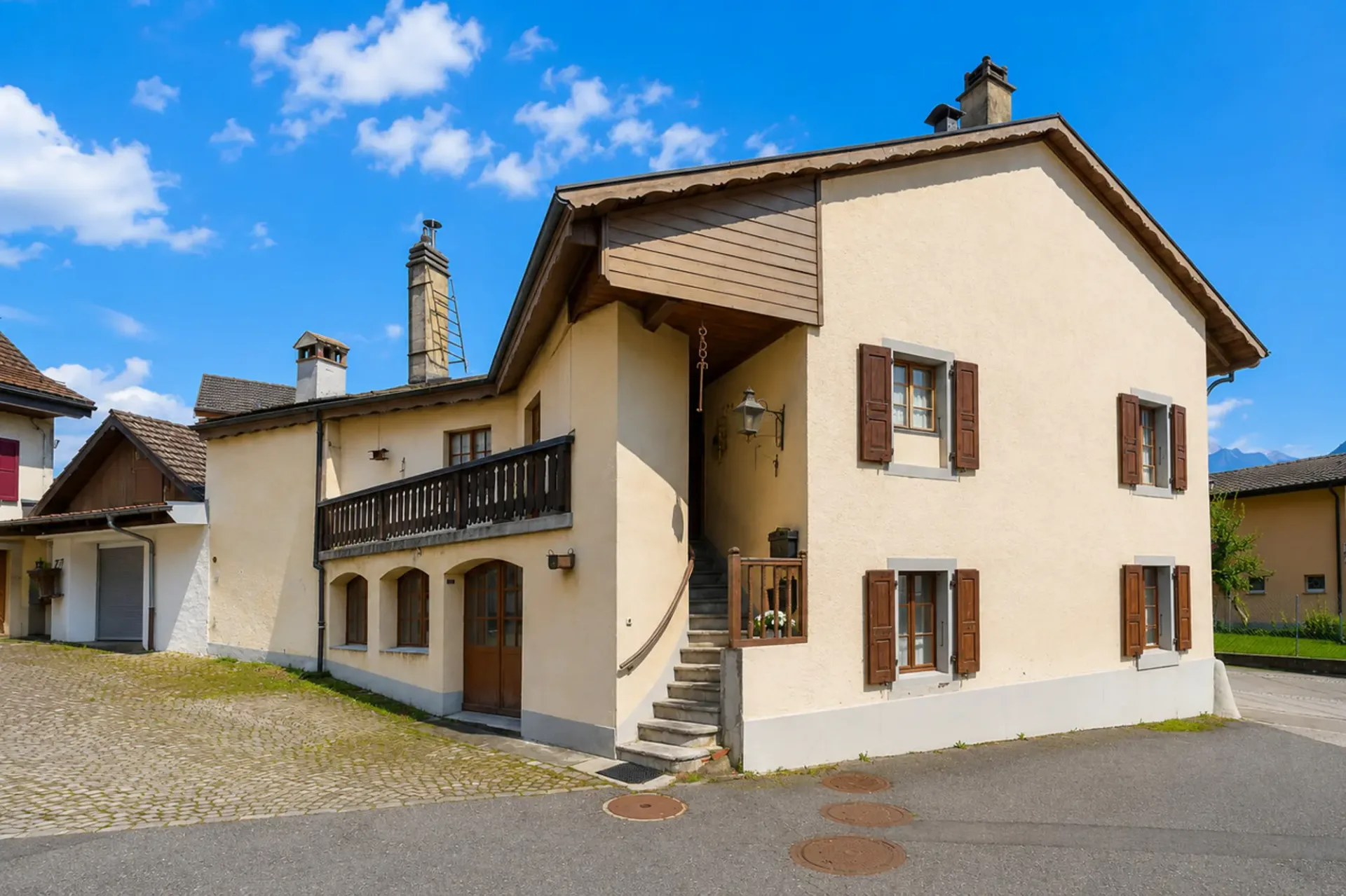 Einfaches 5,5-Zimmer-Dorfhaus im Herzen von Roche