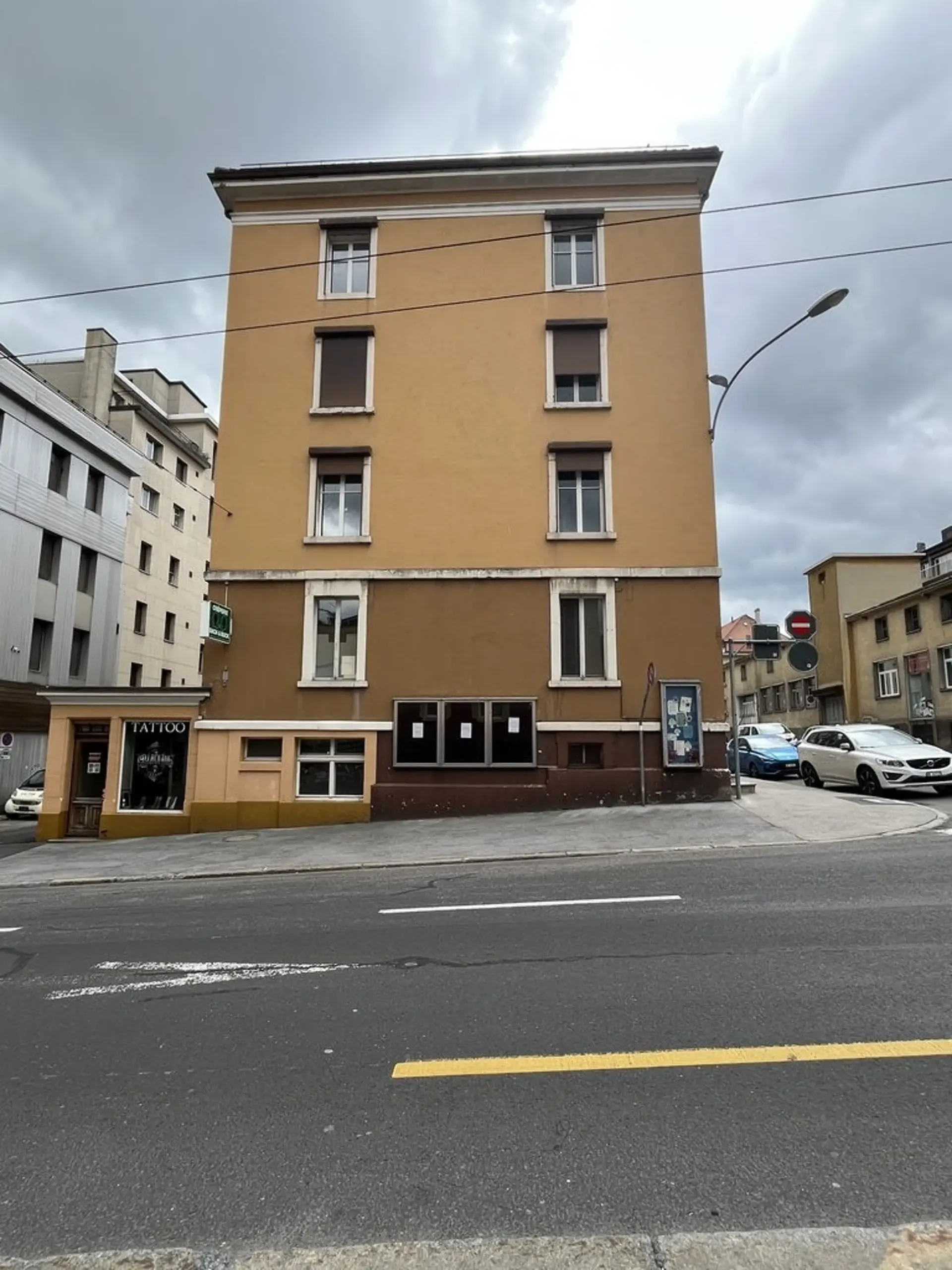 Vitrine zur Miete in La Chaux-de-Fonds
