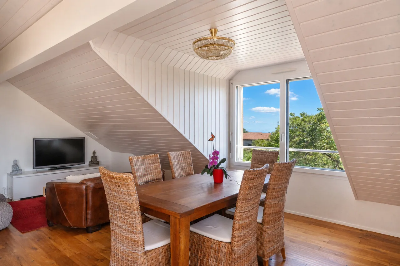 Appartement de 3.5 p. avec vue sur les Alpes et le Jura à Reverolle
