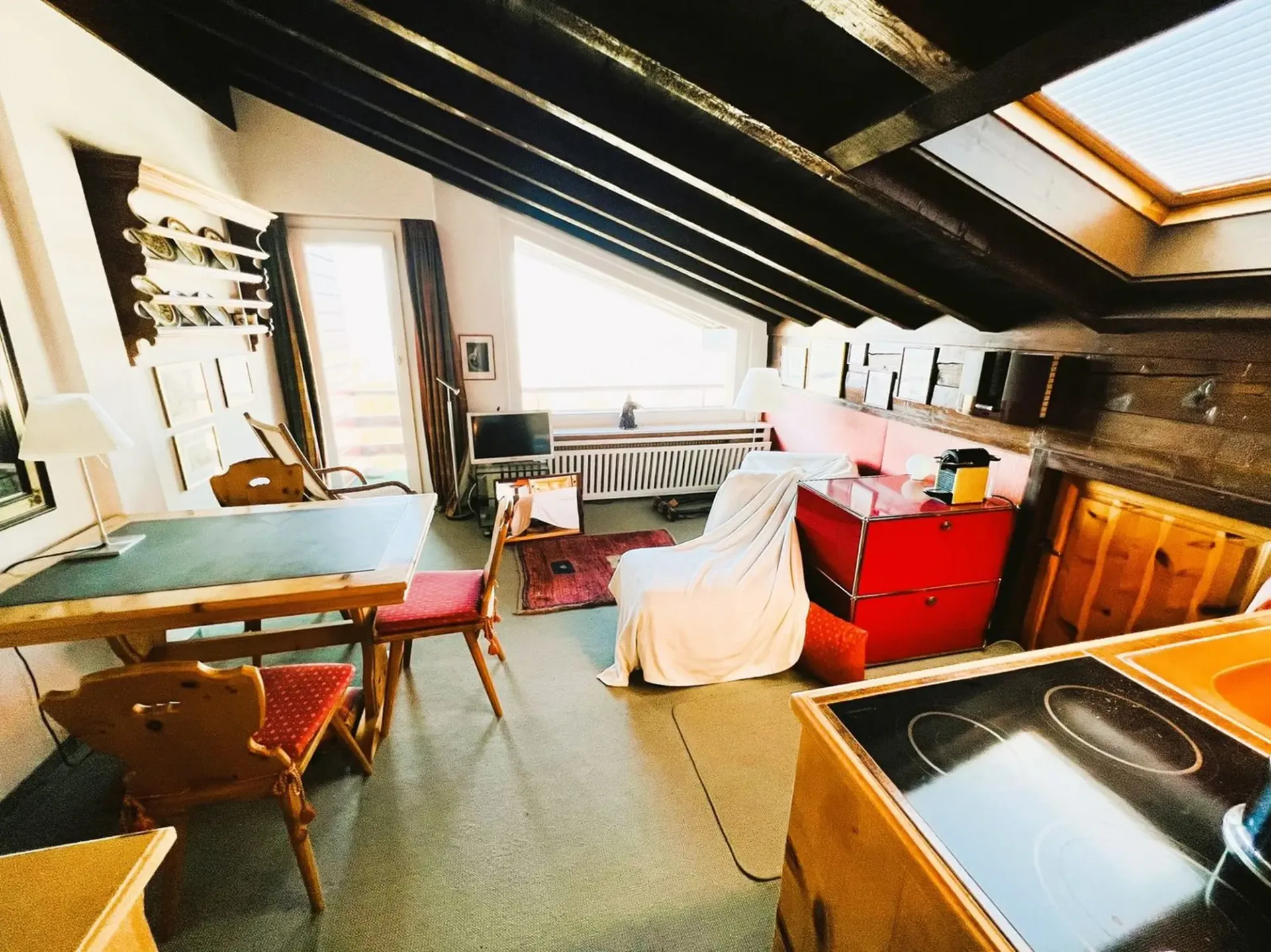 Geräumig und helles 2.5-Zimmer-Wohnung renoviert – Außergewöhnliche Aussicht – Ruhige Lage – Gut gelegen