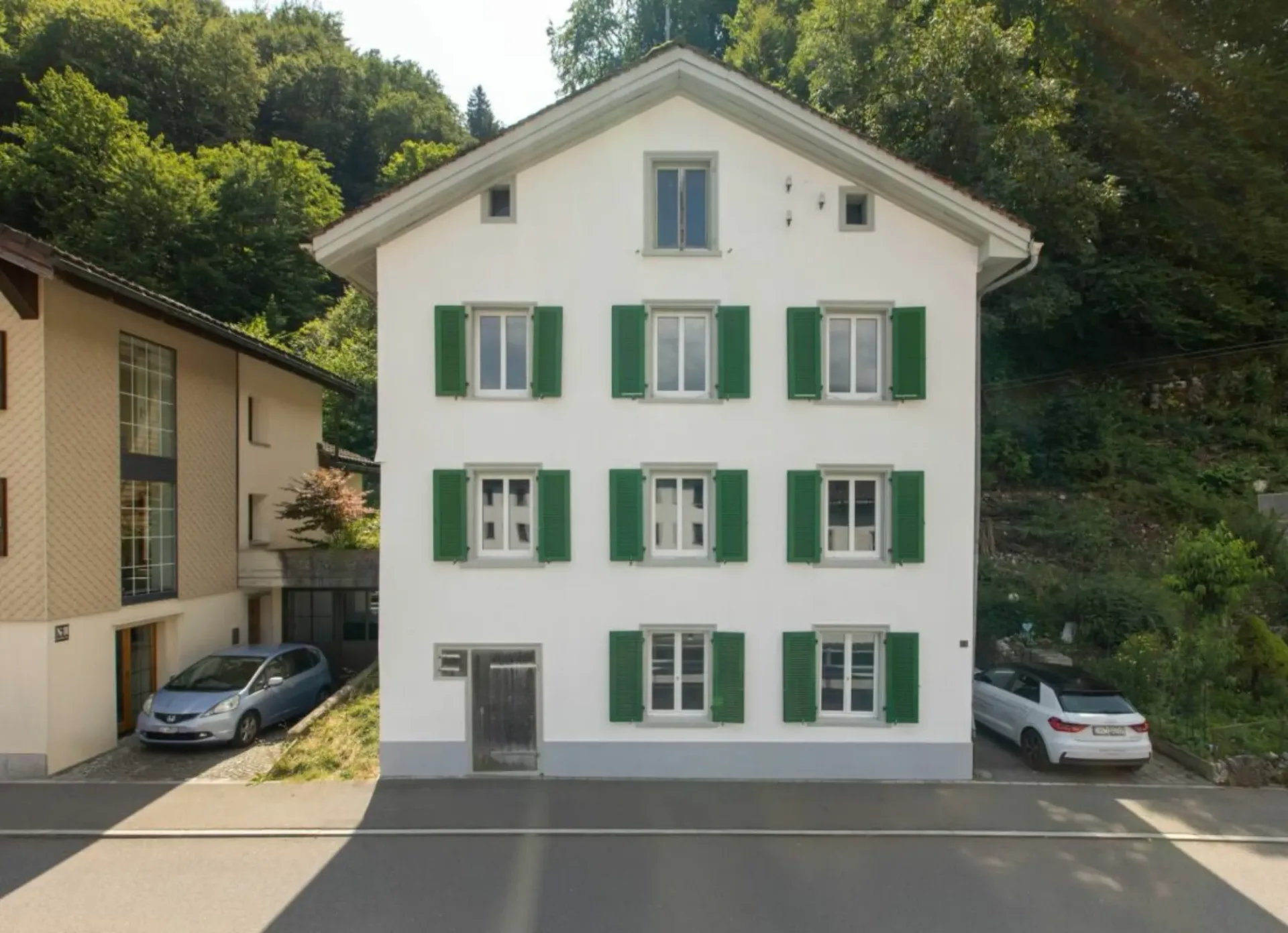 Maison unifamiliale spacieuse dans un emplacement naturel
