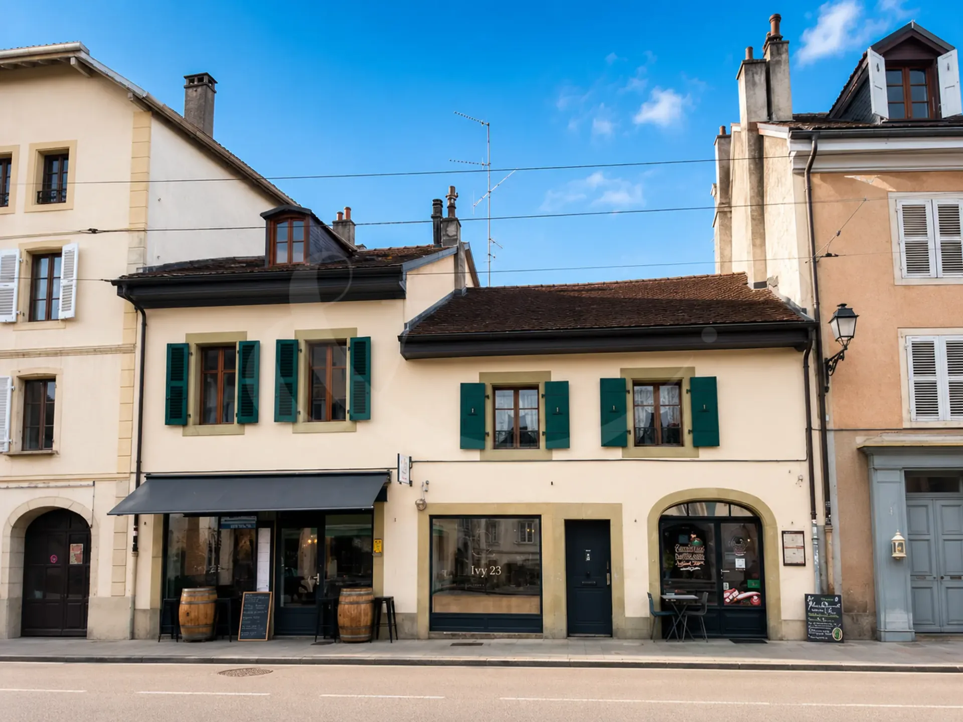 Rue Ancienne 23, Lokal/Atelier von etwa 122,5 m2, im hinteren Teil eines Character-Gebäudes gelegen