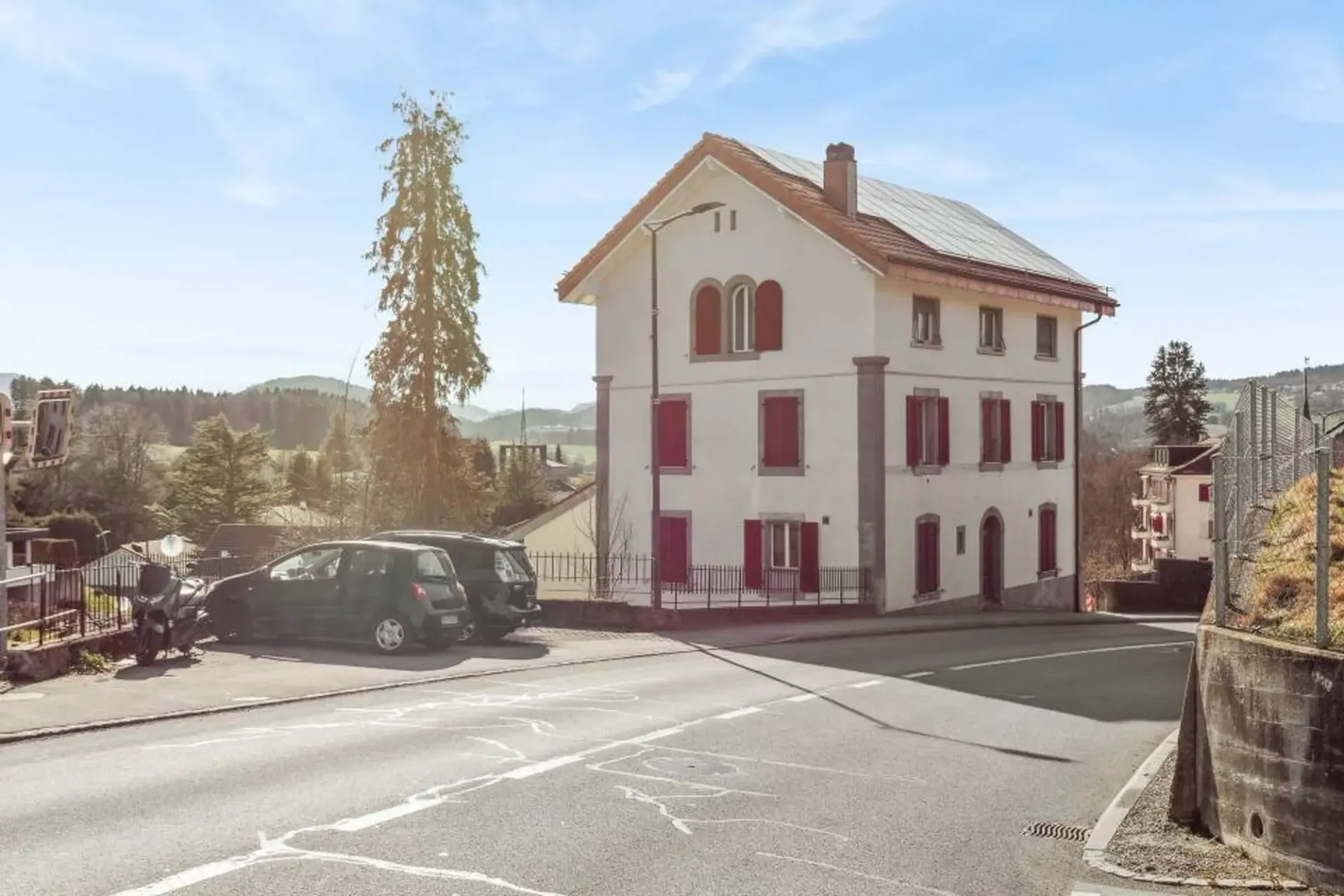 Mieteinbringendes Gebäude ideal in Oron gelegen