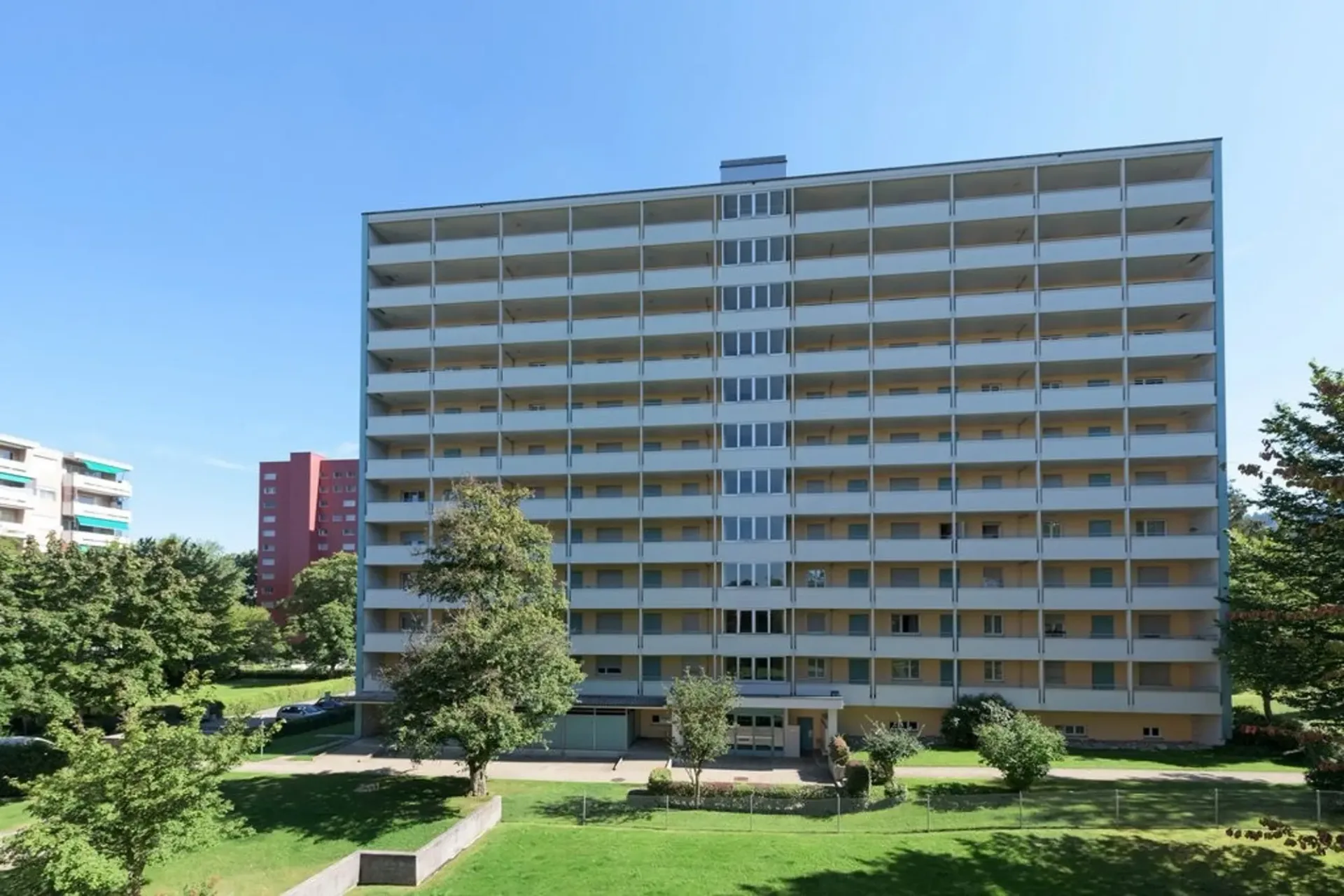 Hoch hinaus und trotzdem im Grünen, Nähe Shoppi-Tivoli