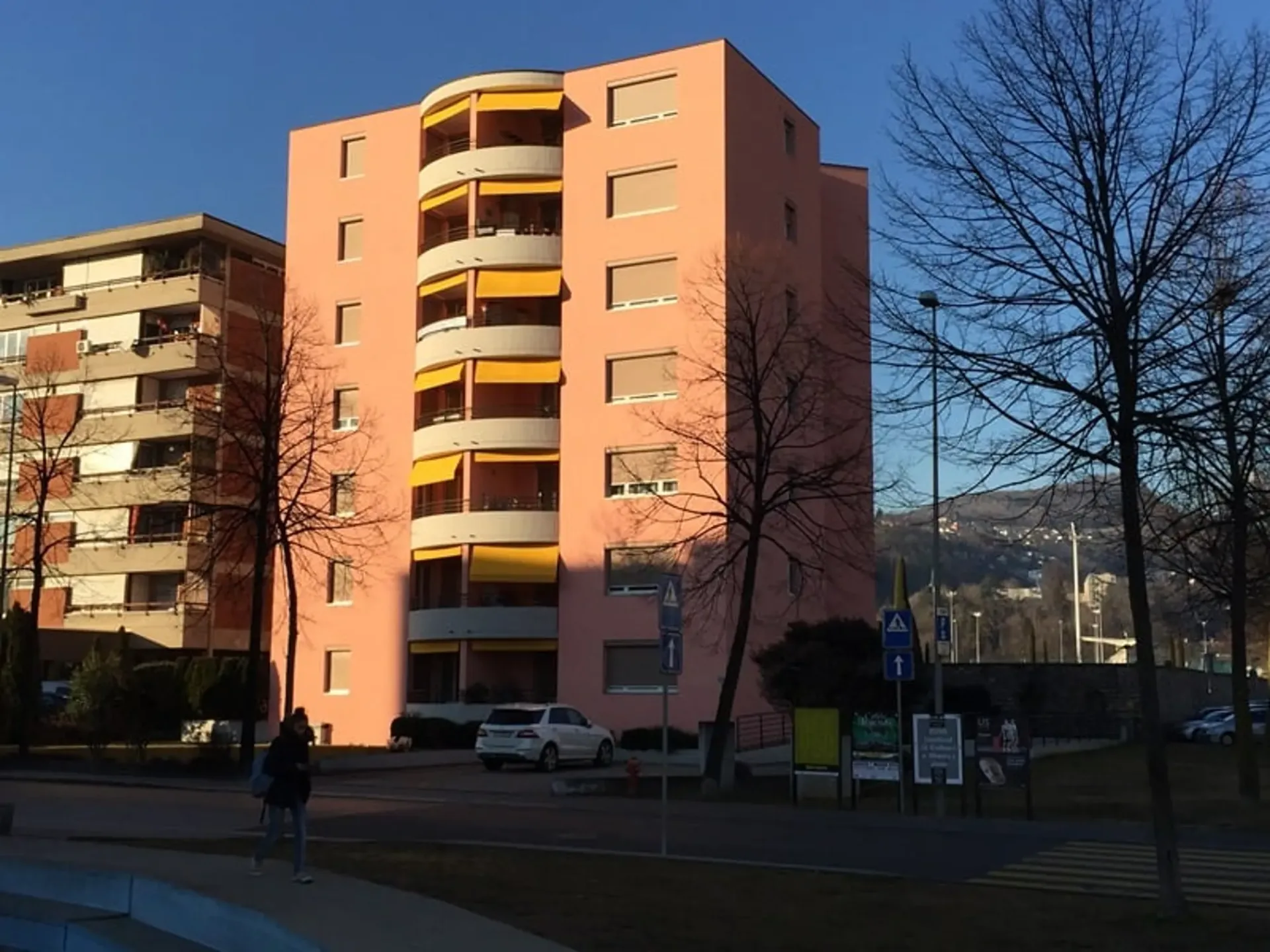 Pratico posteggio in autorimessa, zona stadio