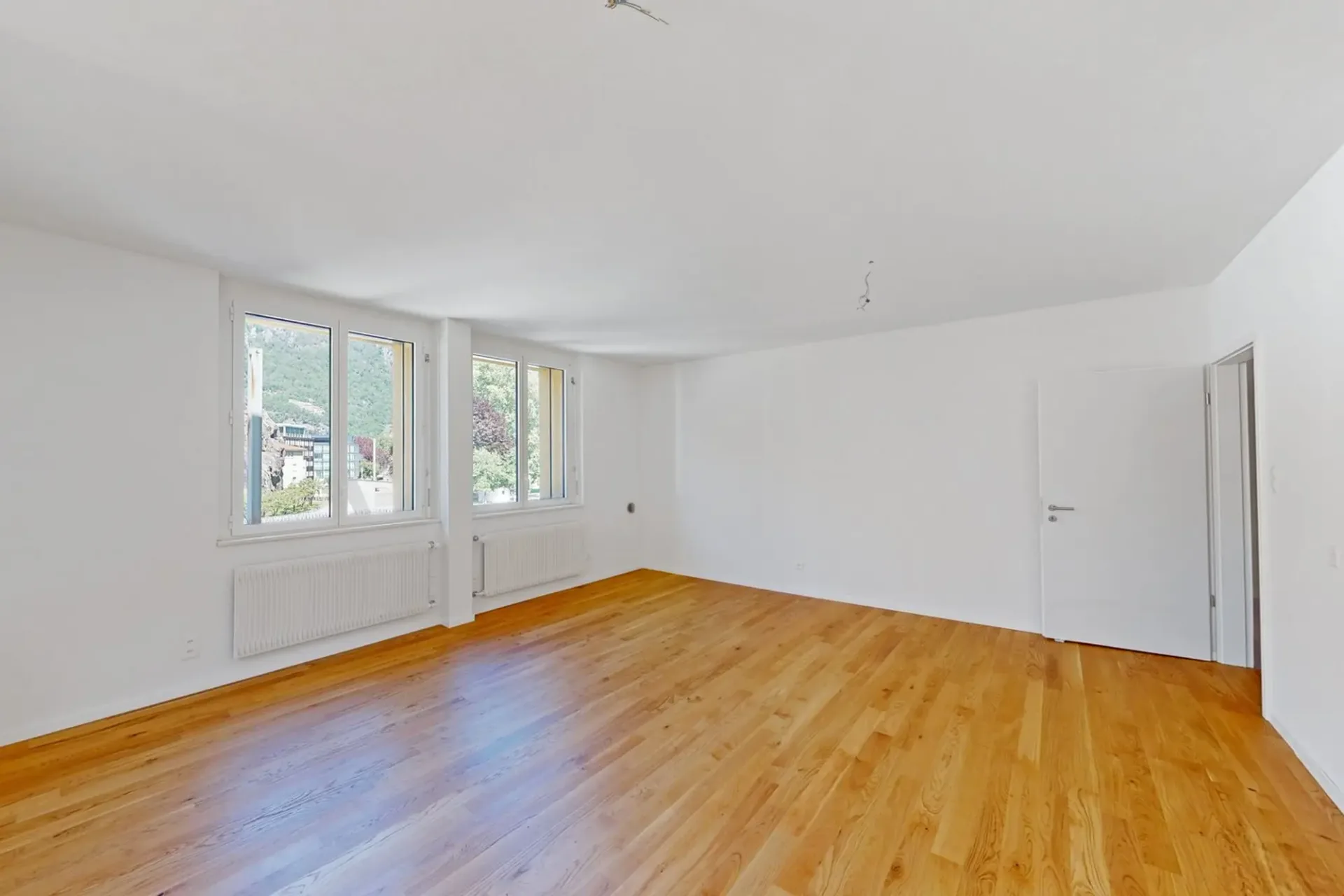 Büro mit viel Licht und Blick auf den Piazza del Sole – die ersten zwei Nettomieten sind kostenlos!