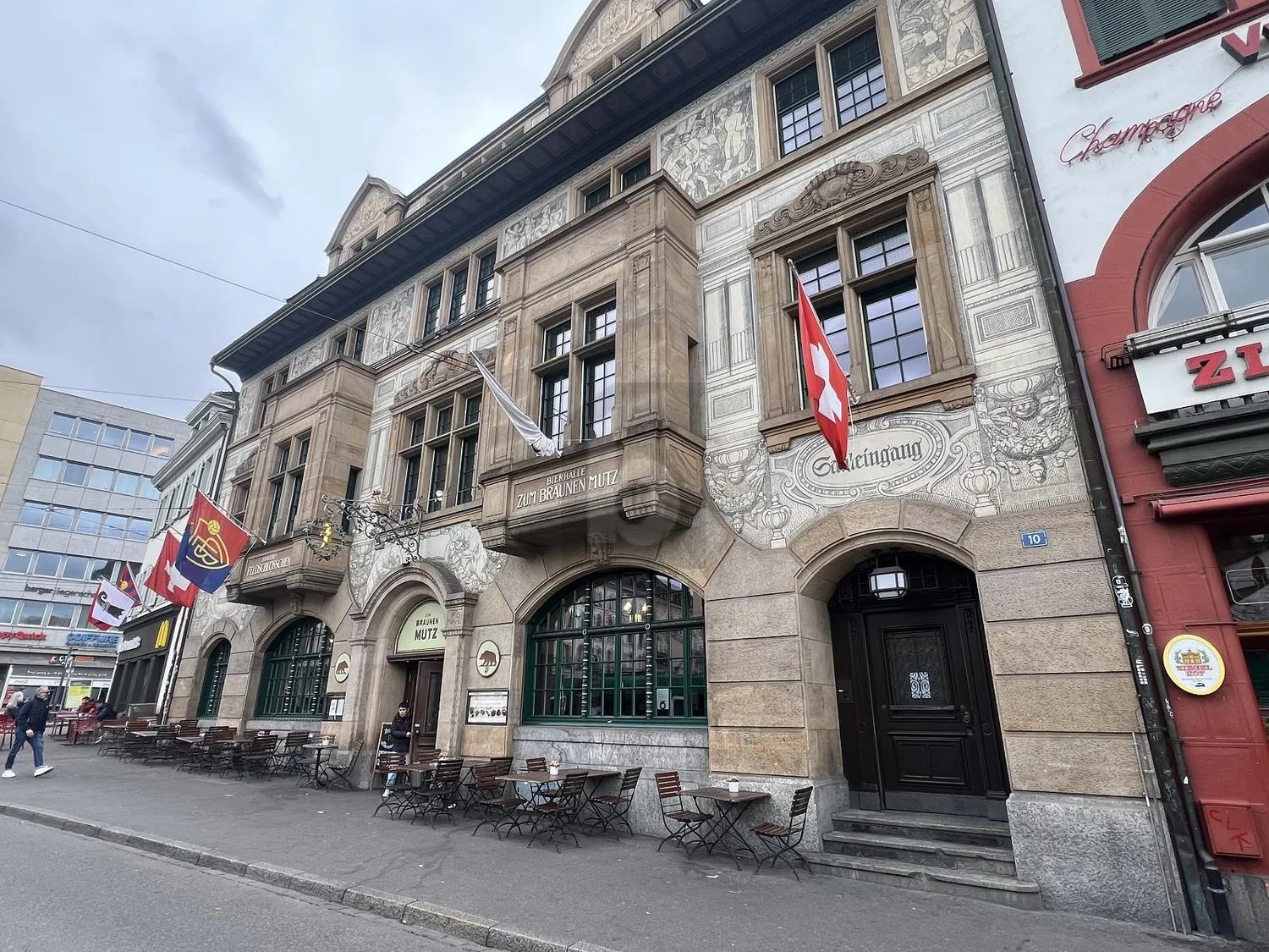 POSIZIONE TOP CON VISTA SU BARFÜSSERPLATZ