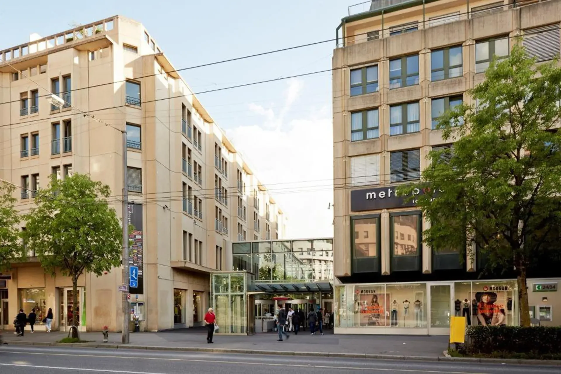 Parkplätze im Untergrund im Zentrum Metropole