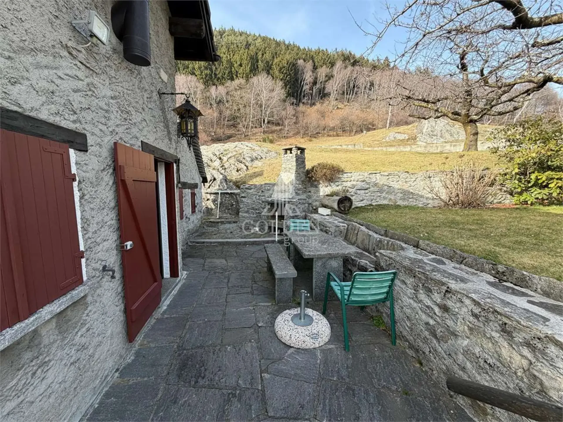 Einfaches, unabhängiges Rustico mit 2'000 m² Grundstück, etwa 20 Minuten von Gor entfernt