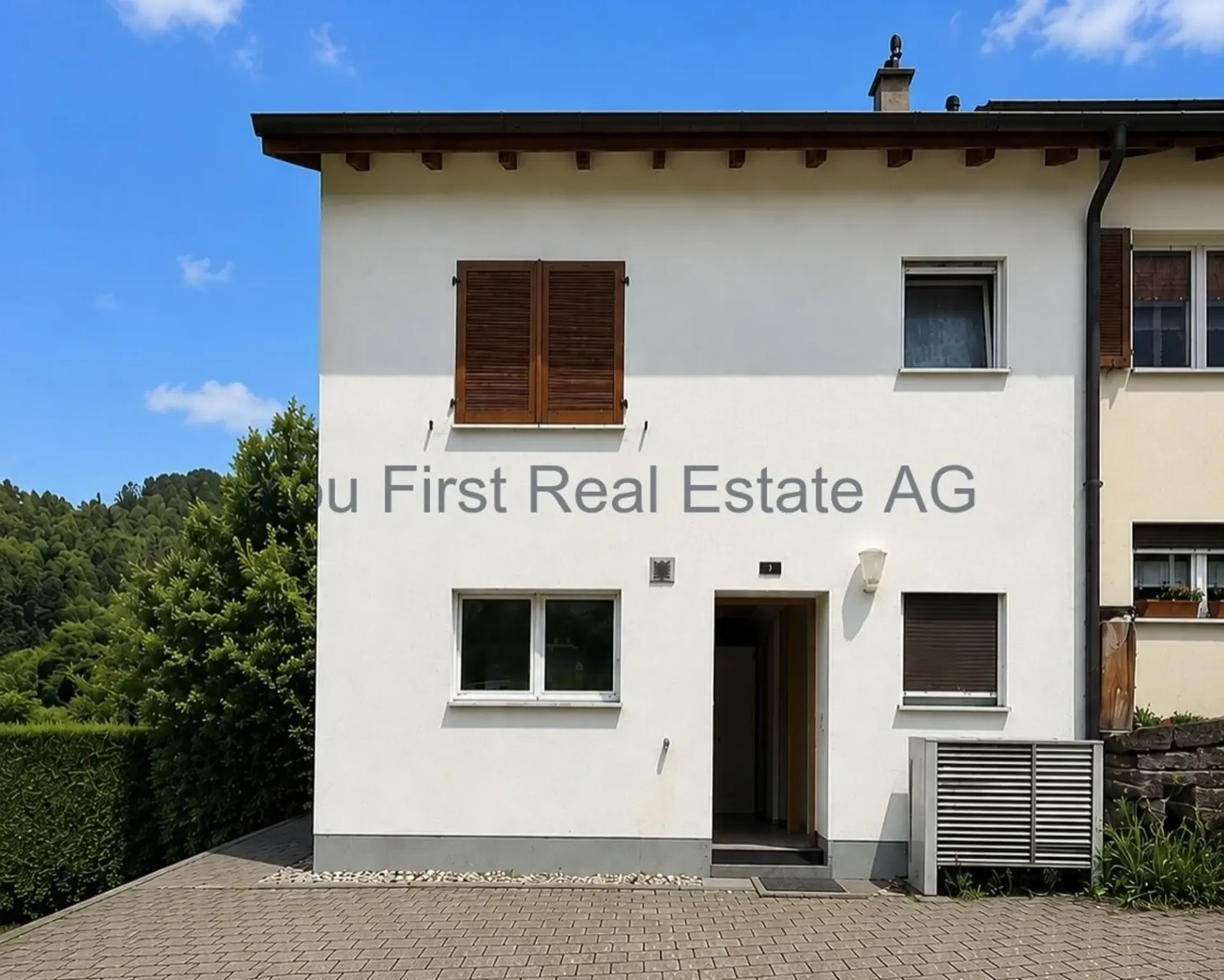 Charmantes 5.5-Zimmer Eckreiheneinfamilienhaus mit Potenzial und trau