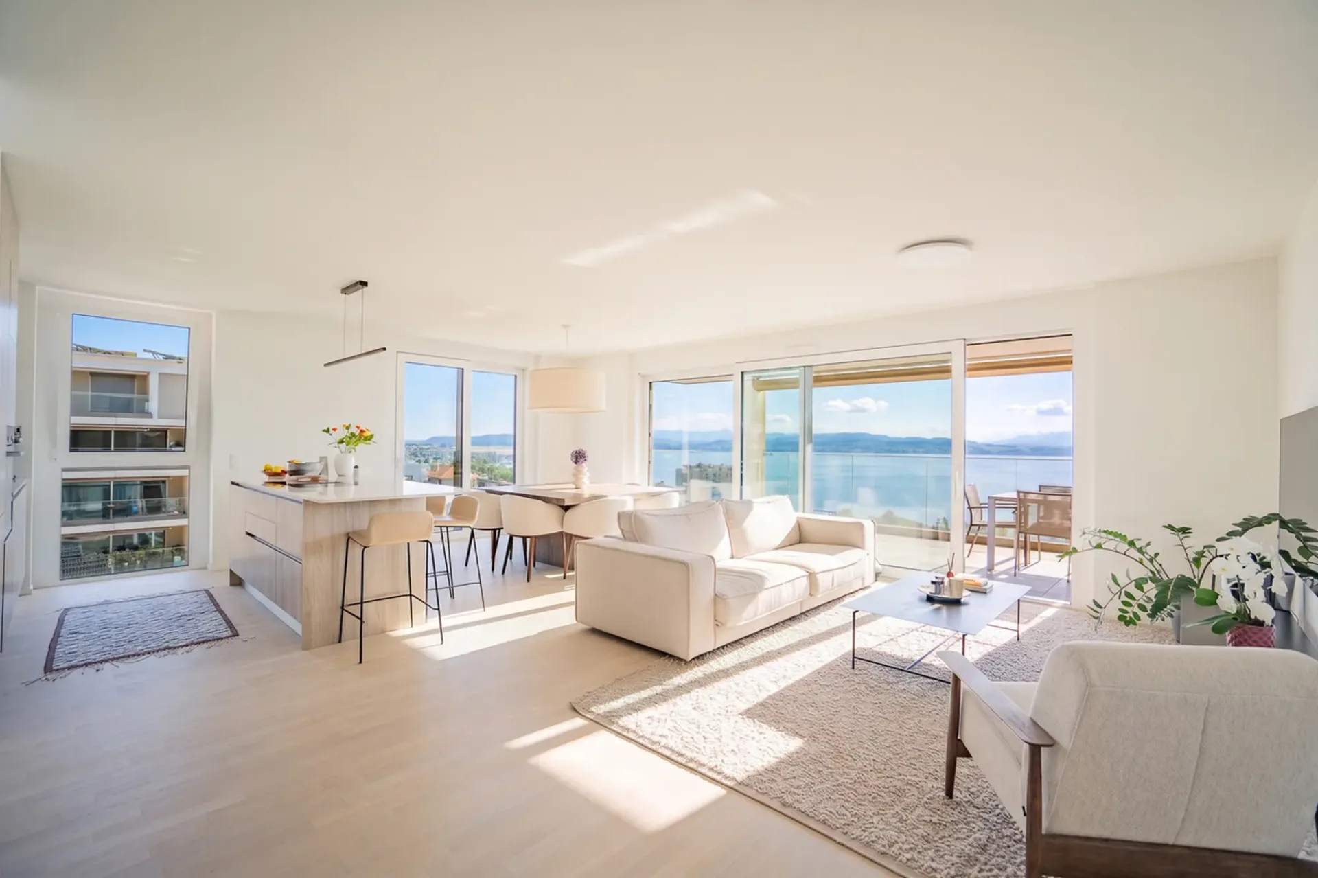A 4.5-room exceptional property facing Lake Neuchâtel