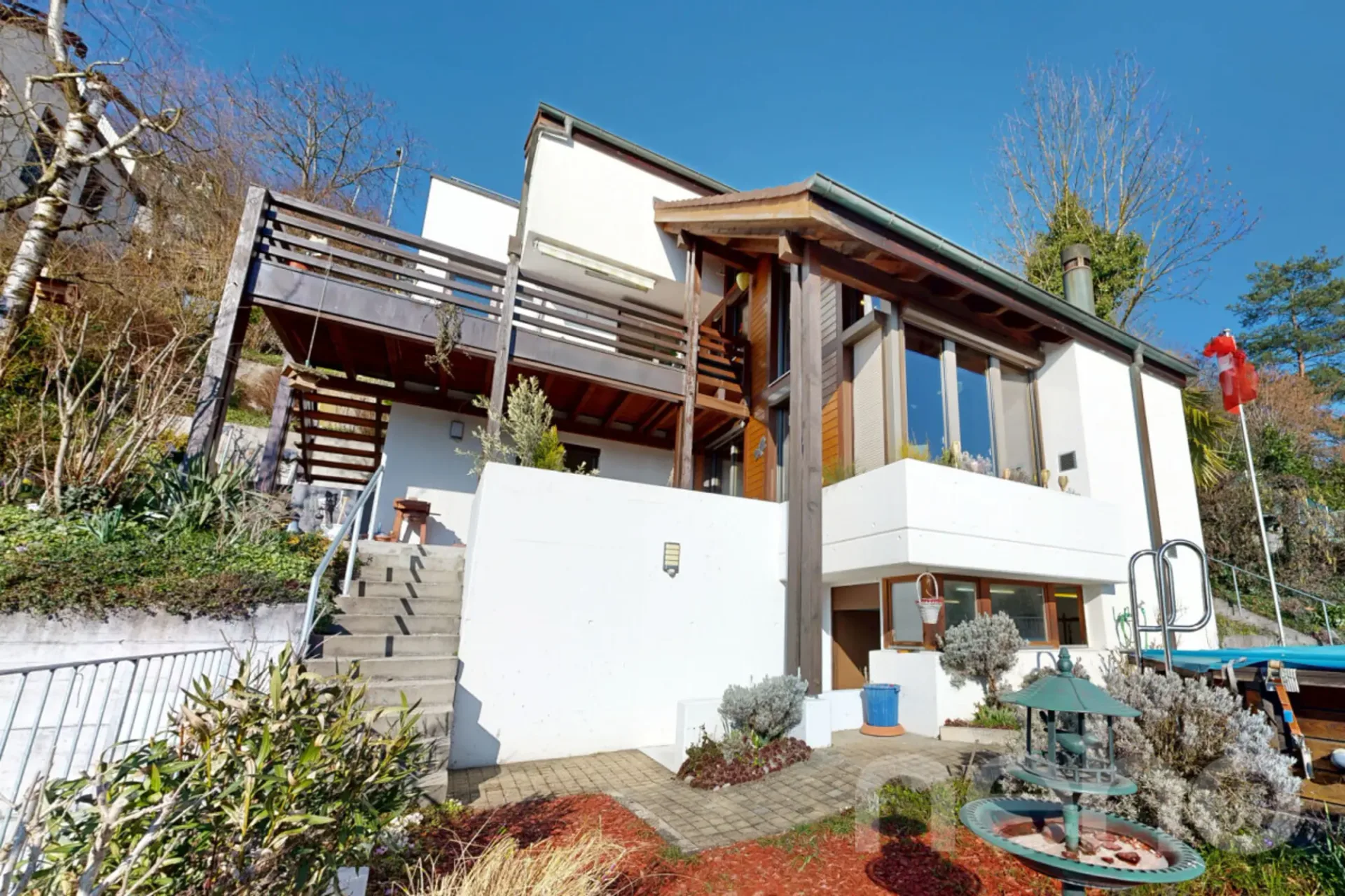 Charmantes 6 Zimmer Einfamilienhaus mit Pool, Sauna und Weitsicht