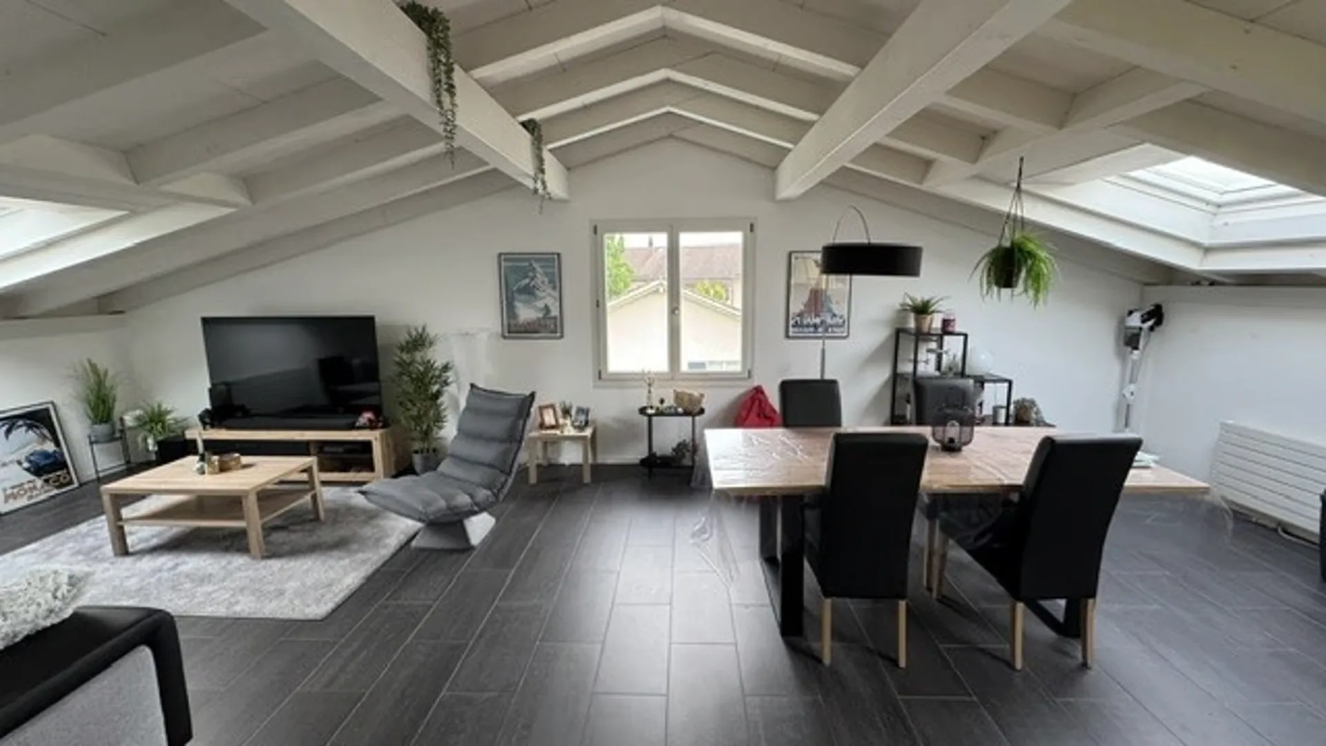 Charmante Dachwohnung in Lyss – Ruhig, Sonnig & Tierfreundlich