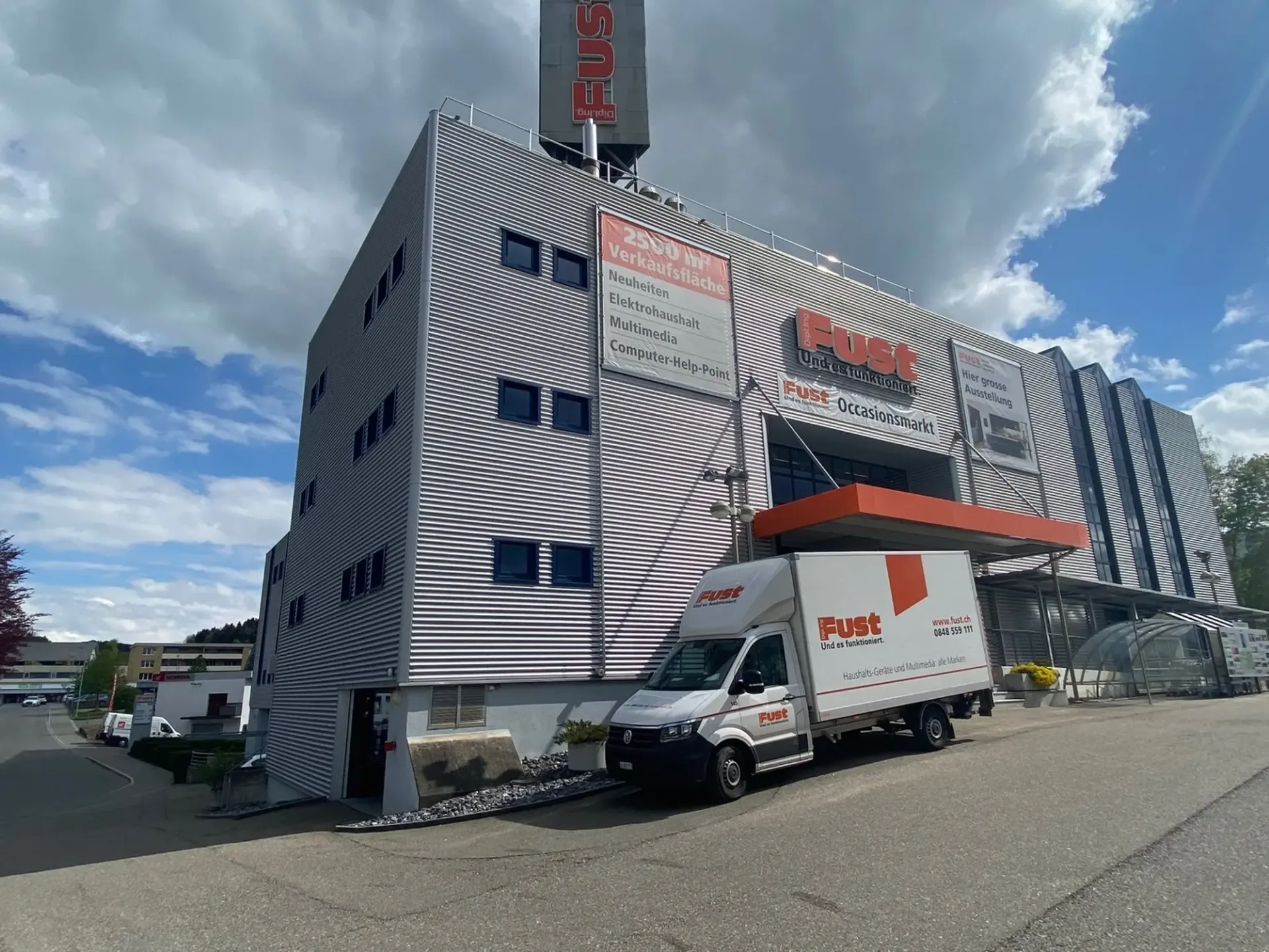 Büroflächen über 1'900m2 im Oberbüren zu vermieten