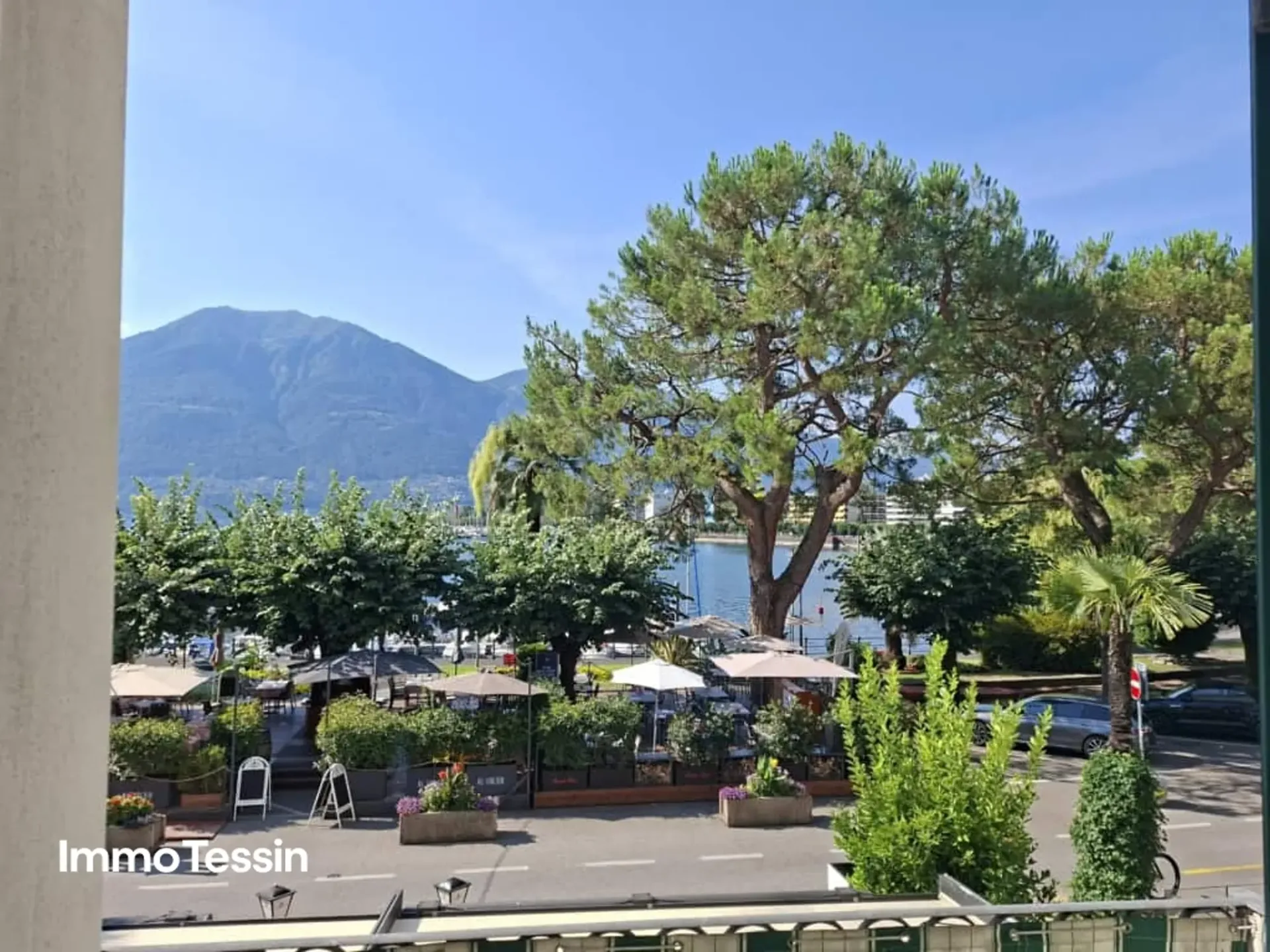 SELTENHEIT: Wohnen an absoluter Bestlage direkt an der bekannten Seepromenade von Muralto / Locarno