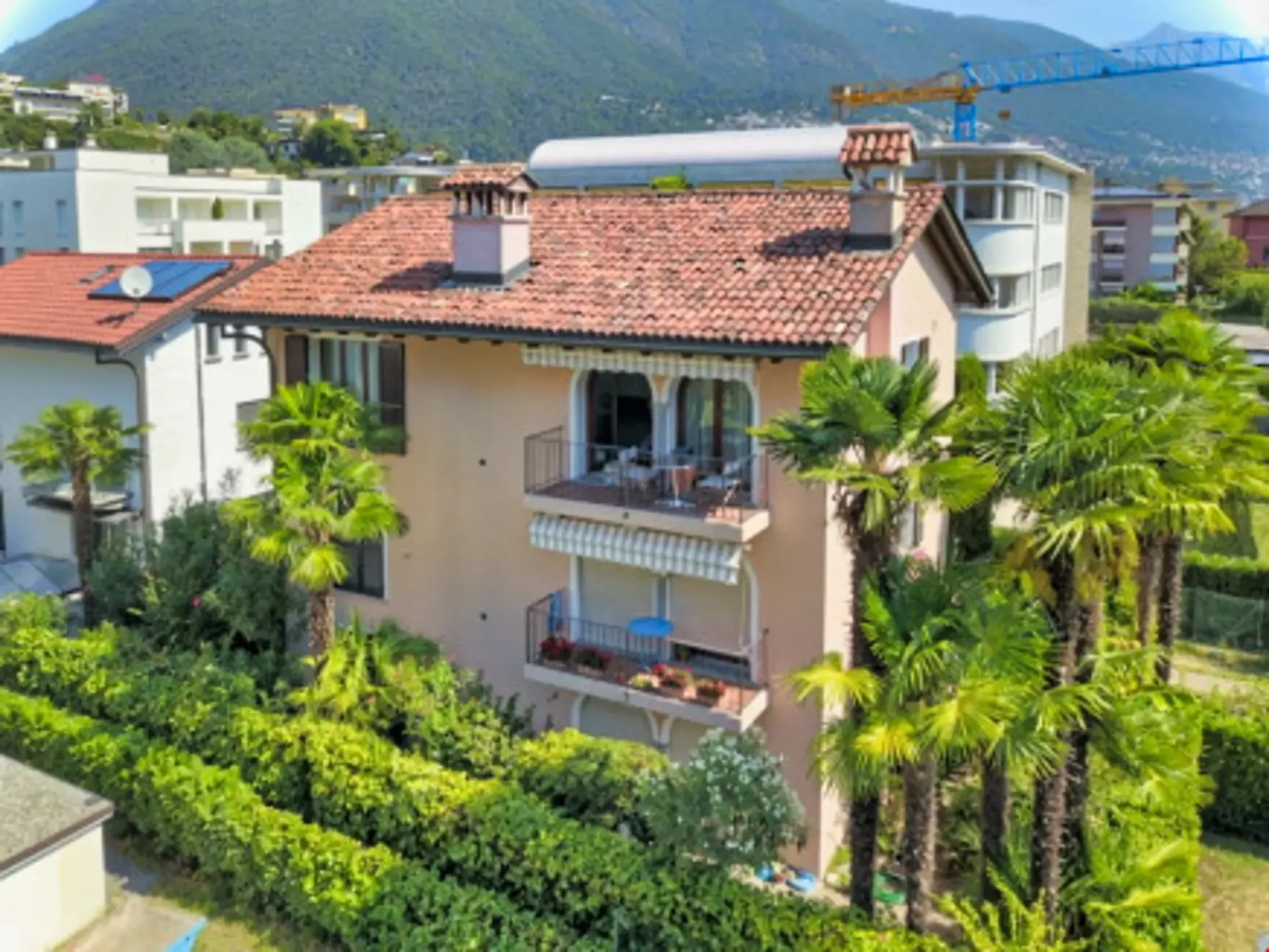 ASCONA, Affittiamo elegante 3½ locali con camino e stile