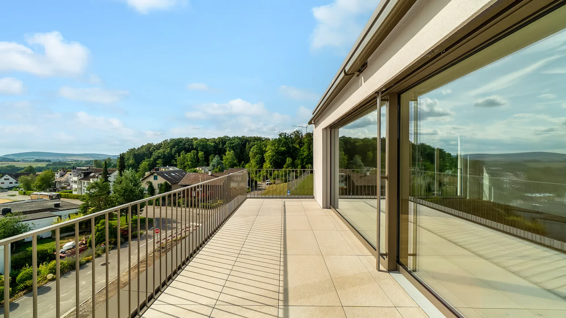 Exklusive Attika-Maisonette mit Panoramablick und privatem Garten
