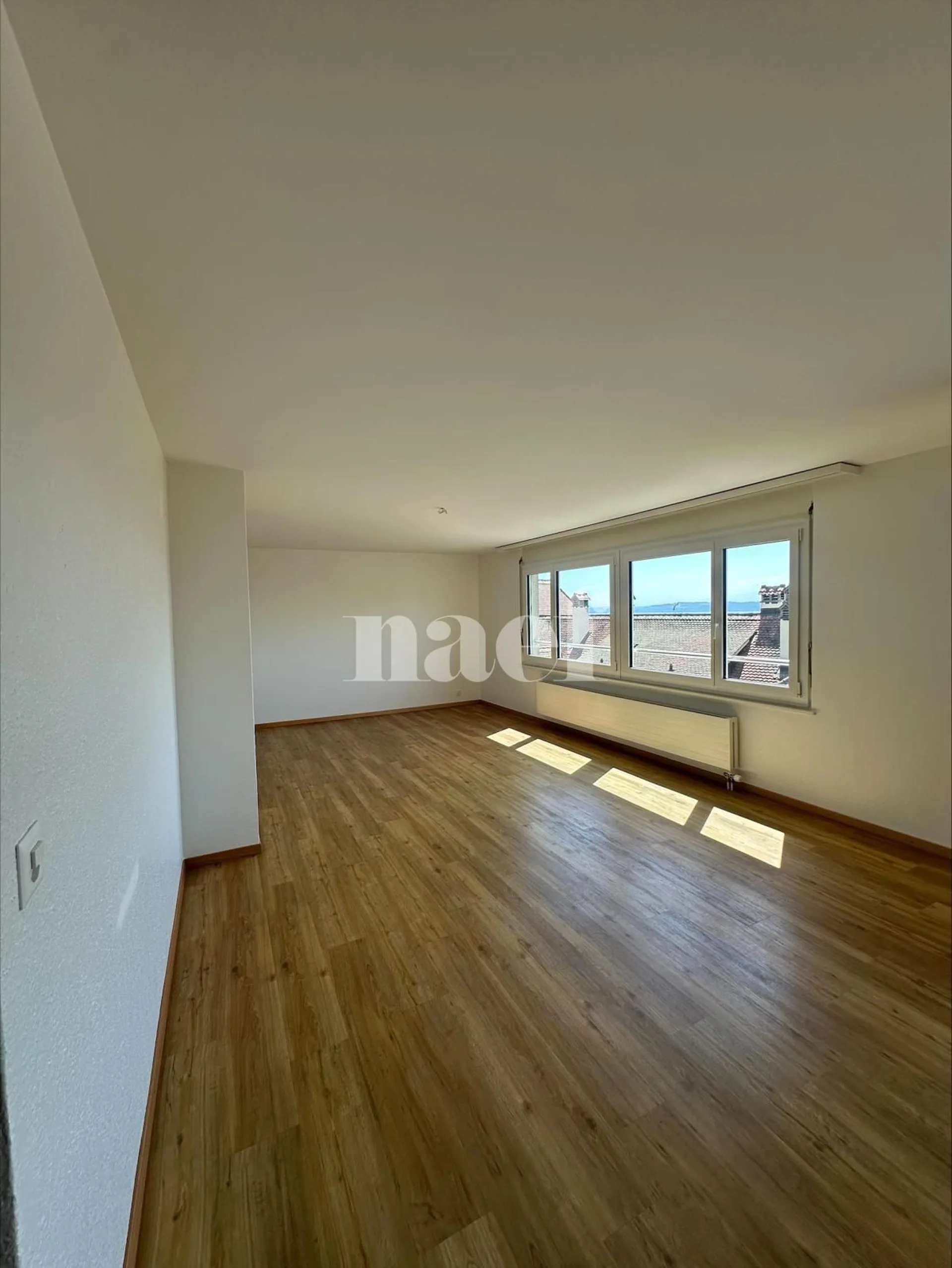Wohnung mit 5.5 Zimmern im dritten Stock