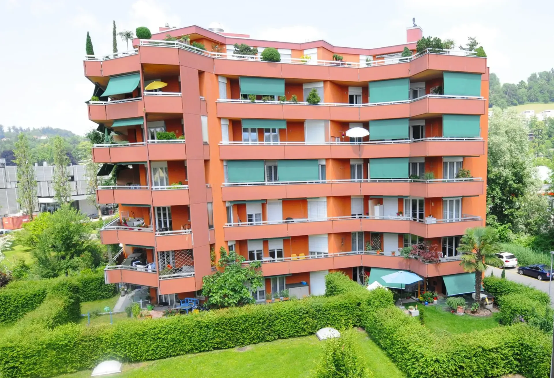 Moderne 2.5 Zimmerwohnung in Seenähe