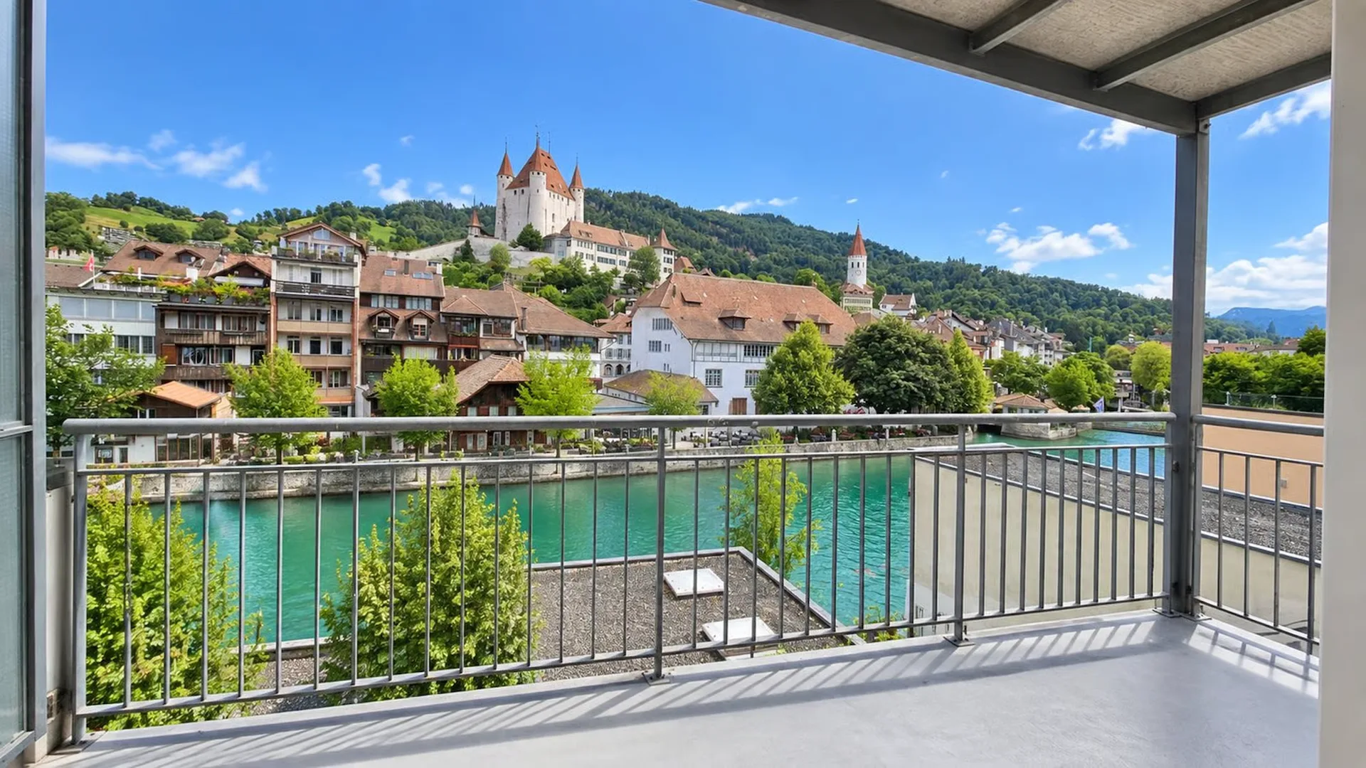 Stadtleben trifft Aussicht – charmante 2½-Zimmer-Wohnung mitten in Thun