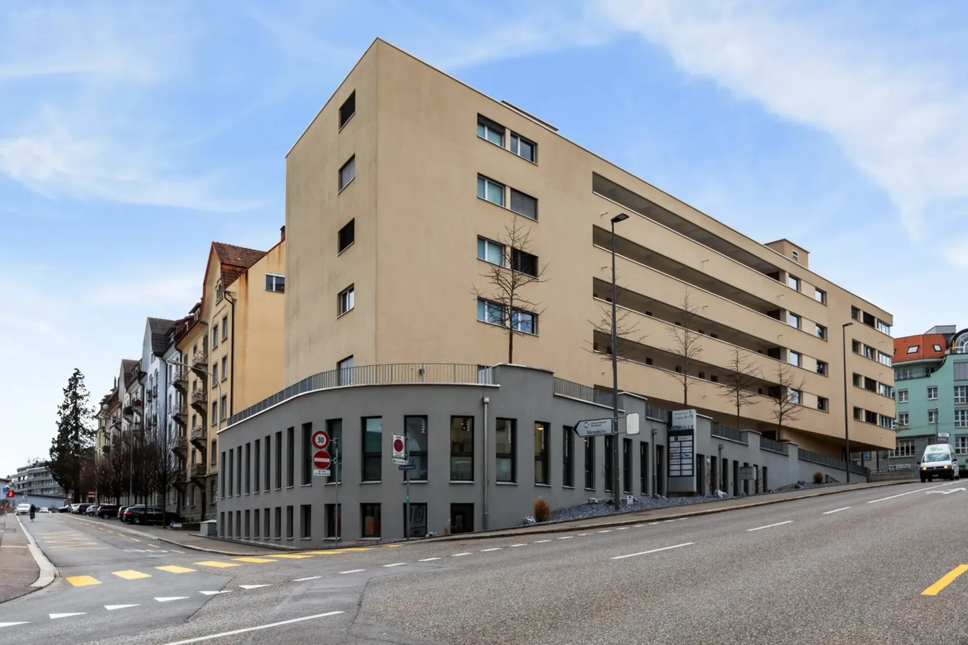Modern ausgebautes Ladenlokal mit vielseitigen Nutzungsmöglichkeiten