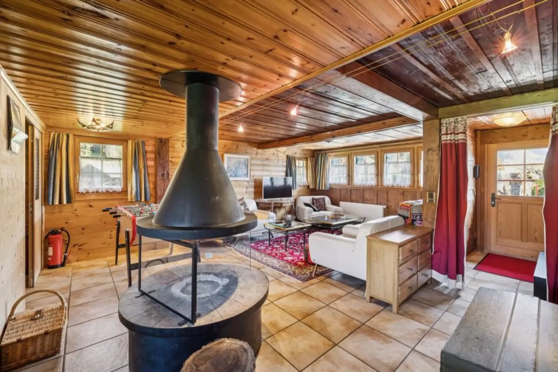 Charming chalet with two apartments and authentic charm