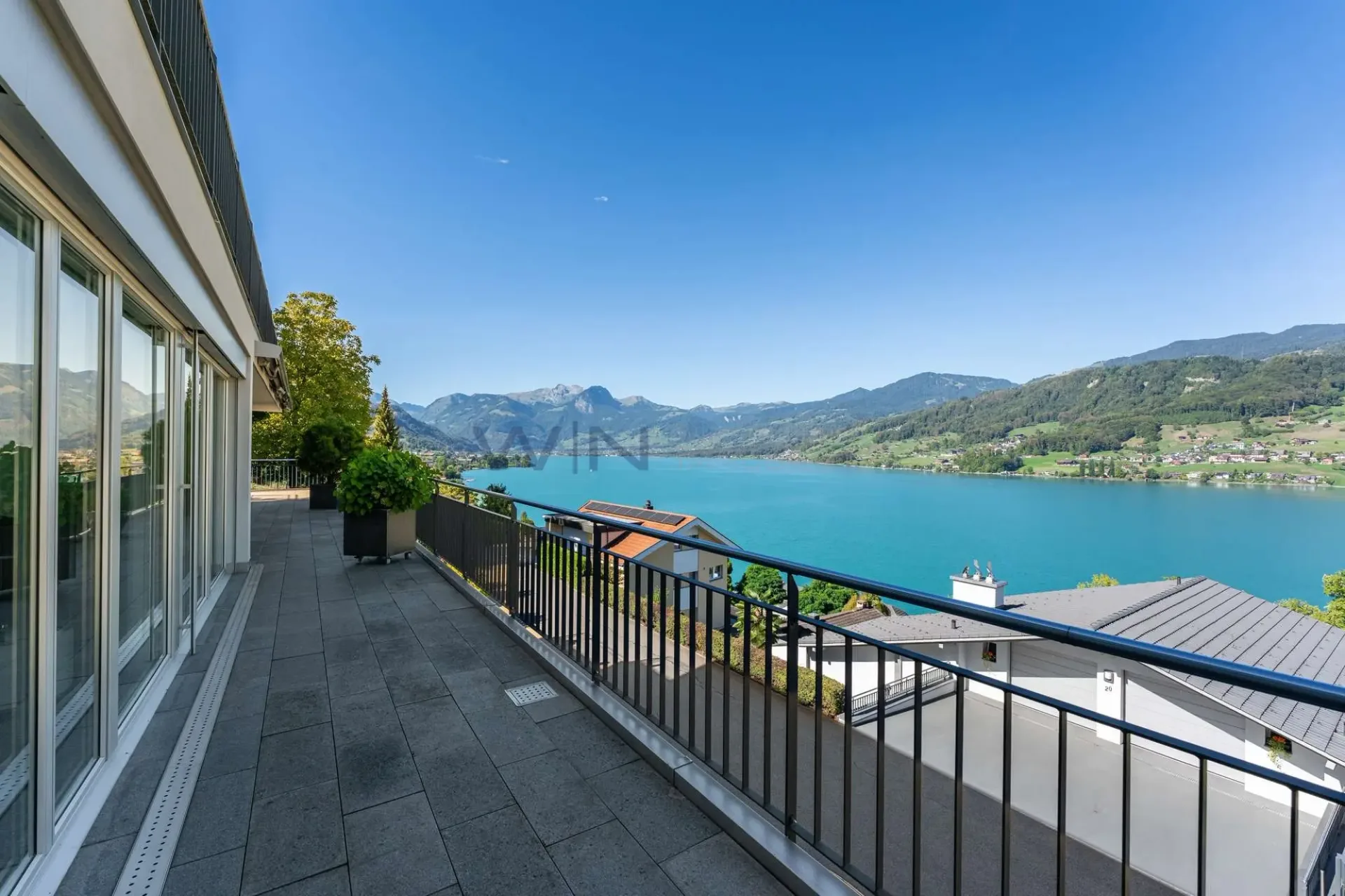 Magia sul lago ? Abitazione esclusiva con vista sulla montagna