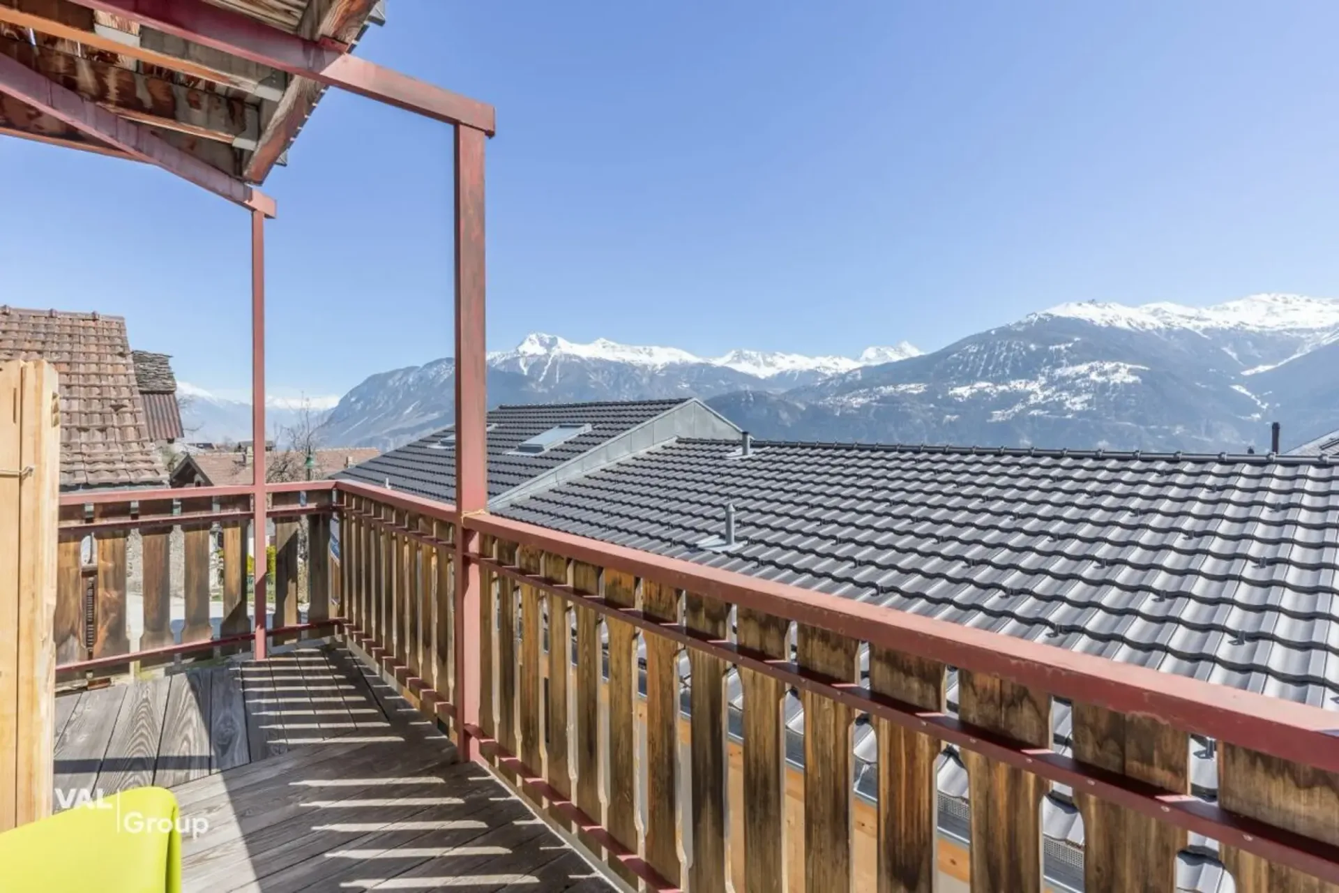 Appartement ensoleillé avec balcon et vue sur les Alpes