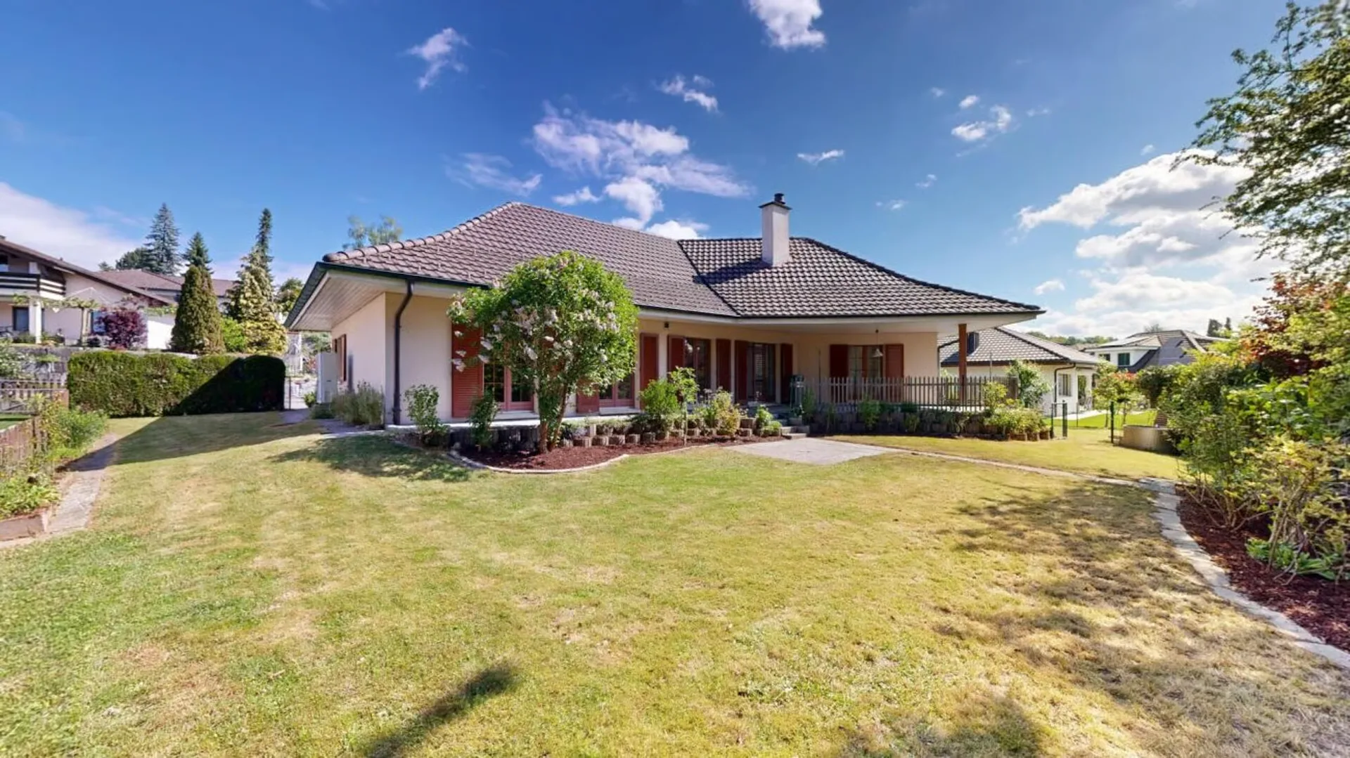Freistehendes 5.5-Zimmer-Einfamilienhaus mit grossem Garten und vielfältigen Möglichkeiten