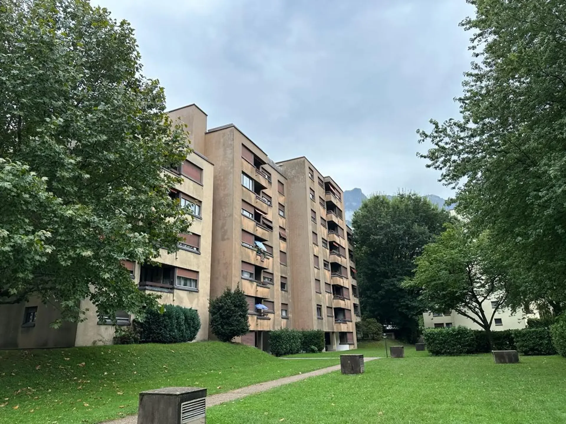 Wohnung 4.5 Zimmer, nahe Schulen und Dienstleistungen