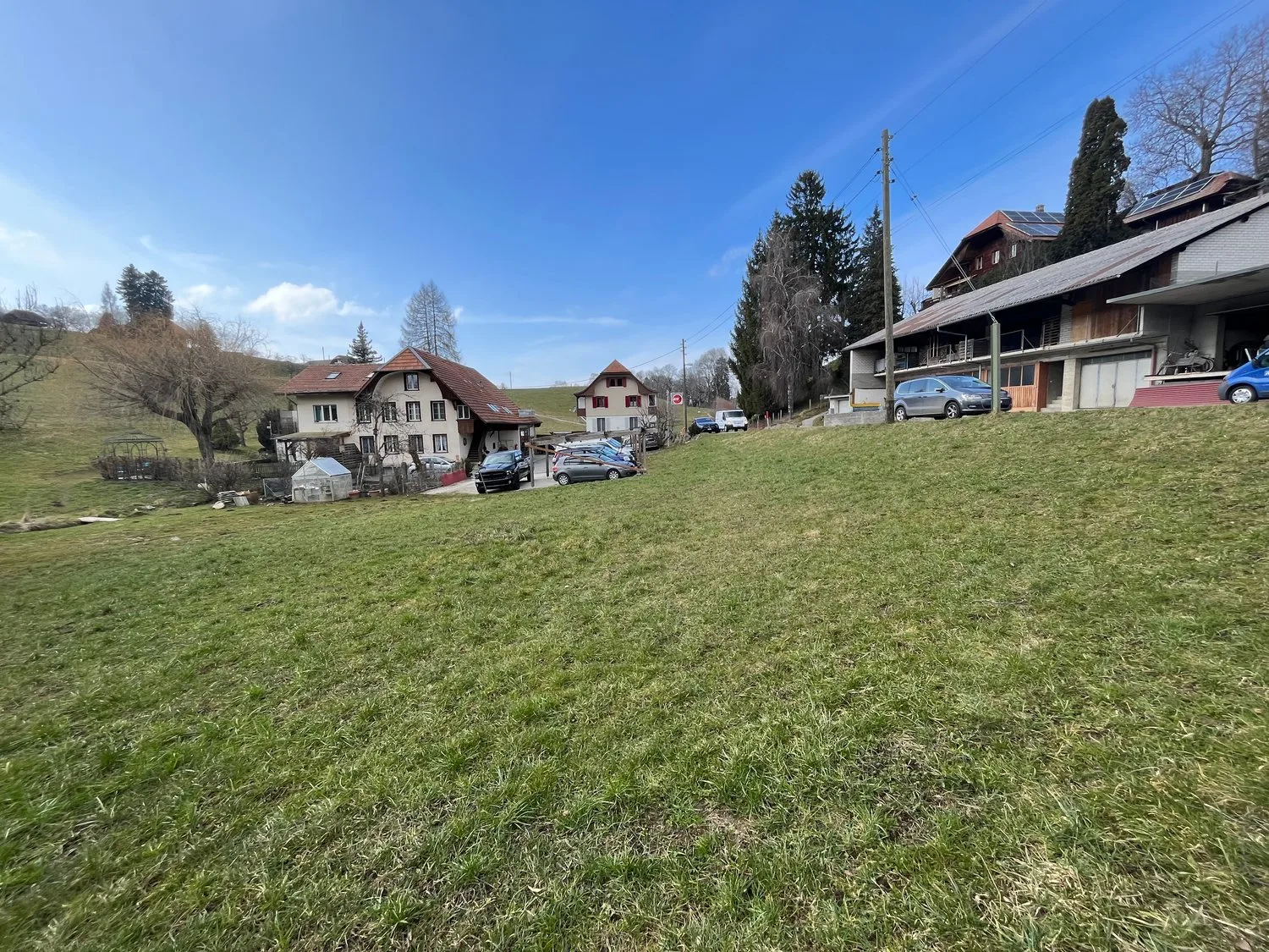 Terrain à bâtir à Niedermuhlern – Parcelle de 1'300 m² pour 4 maisons individuelles