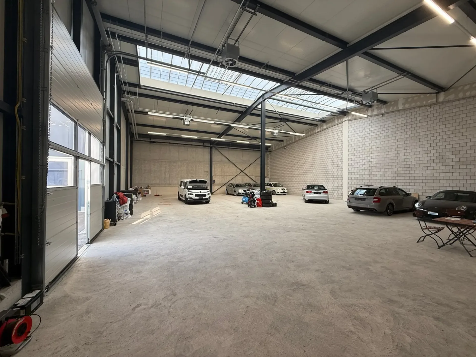 Moderne Gewerbehalle mit 408 m² - 6 Parkplätze & NK inklusive | Sofort verfügbar