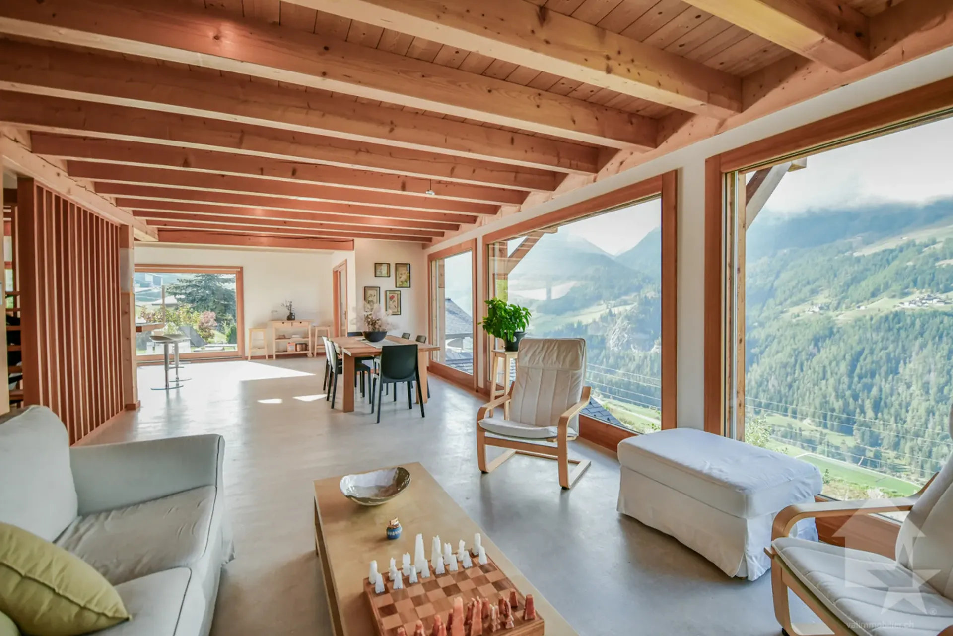 Prächtiges Chalet mit 275 m2 Wohnfläche im Herzen der Natur
