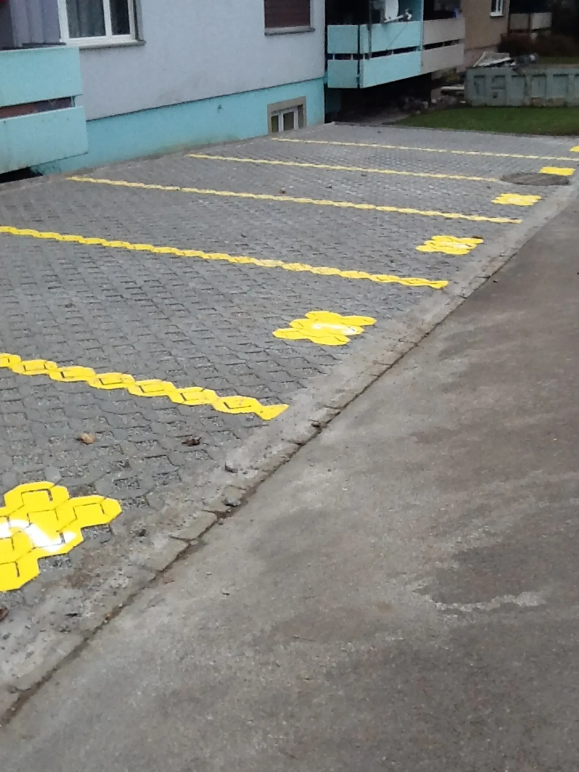 Parkplatz zu vermieten: Zentral und sicher!