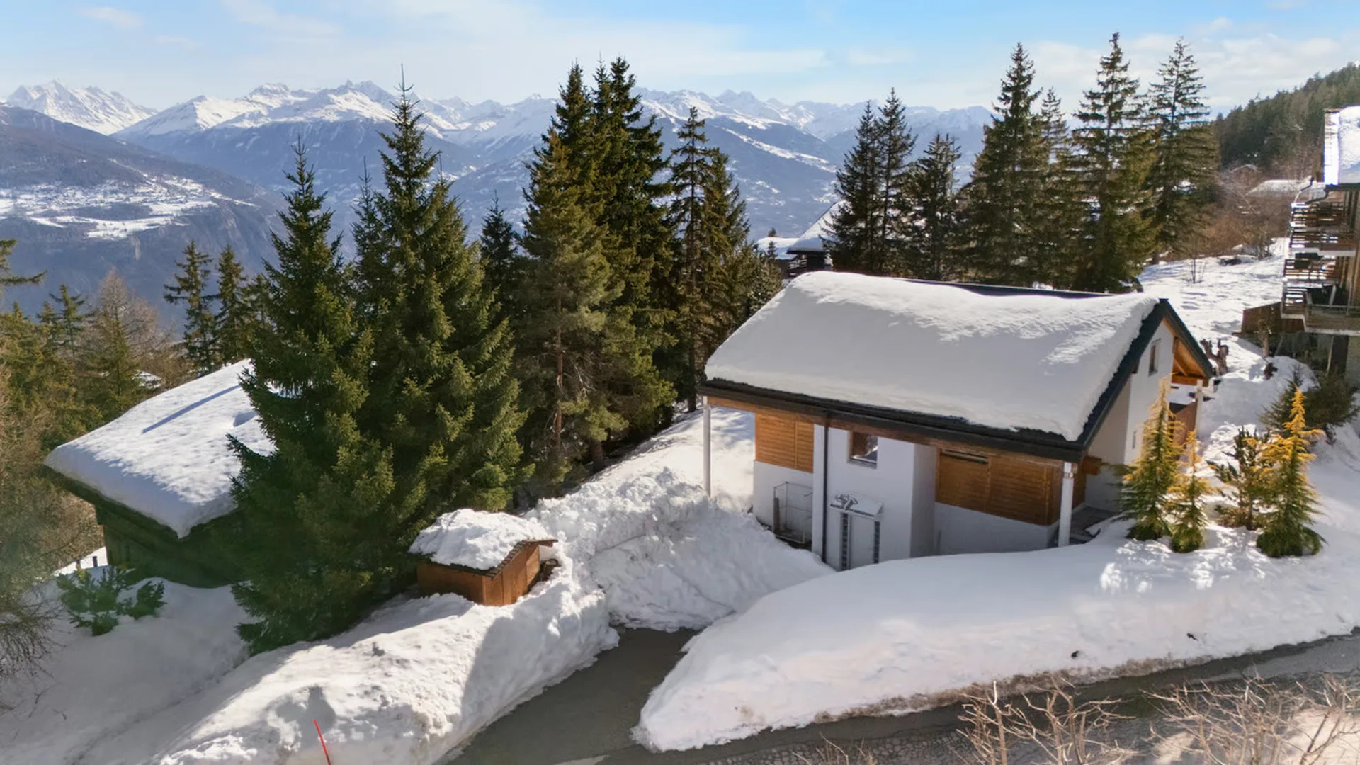 Moderne Chalet, nur wenige Schritte vom Zentrum entfernt, in einer Ferienresidenz.